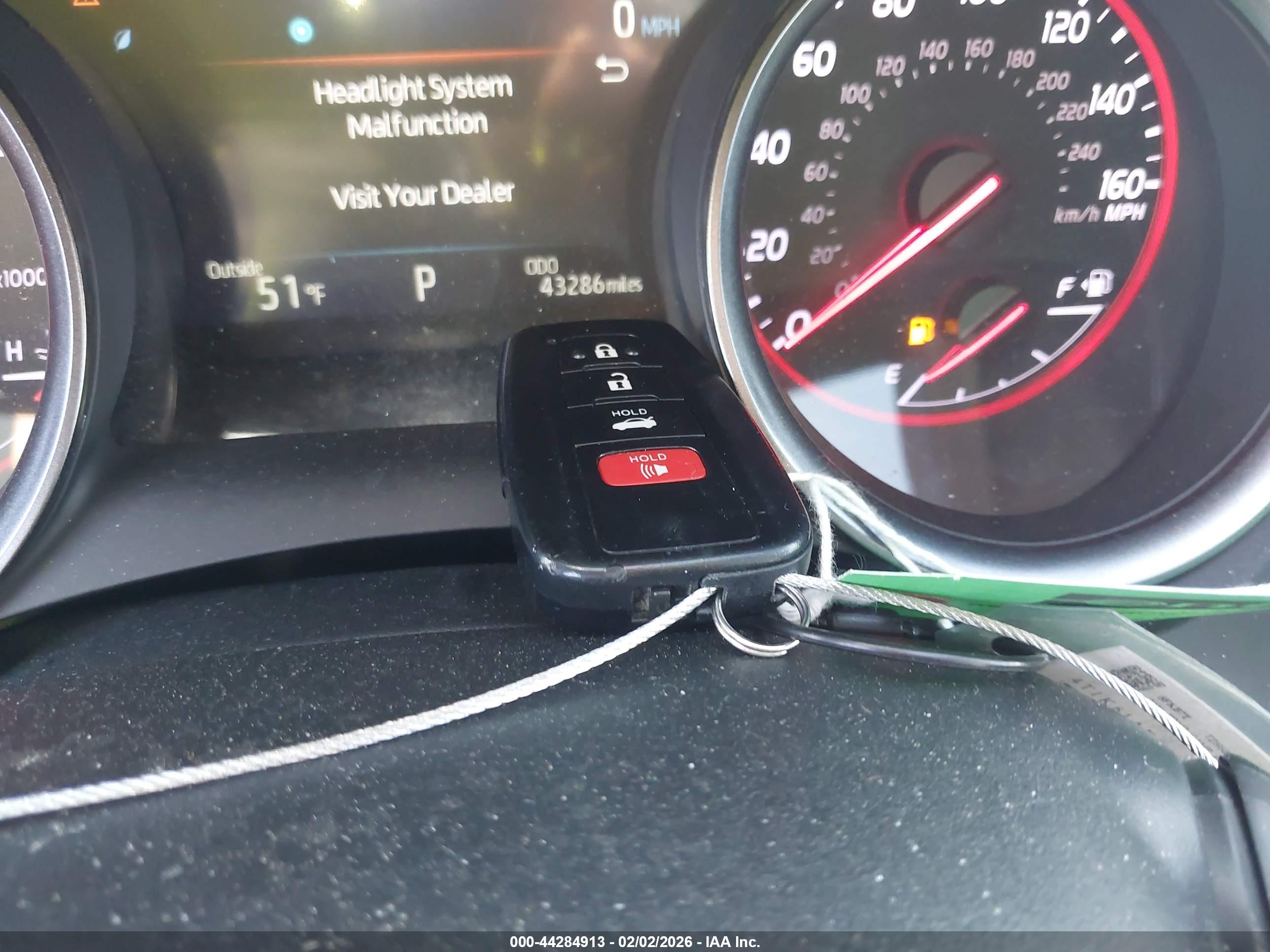 TOYOTA CAMRY image 11