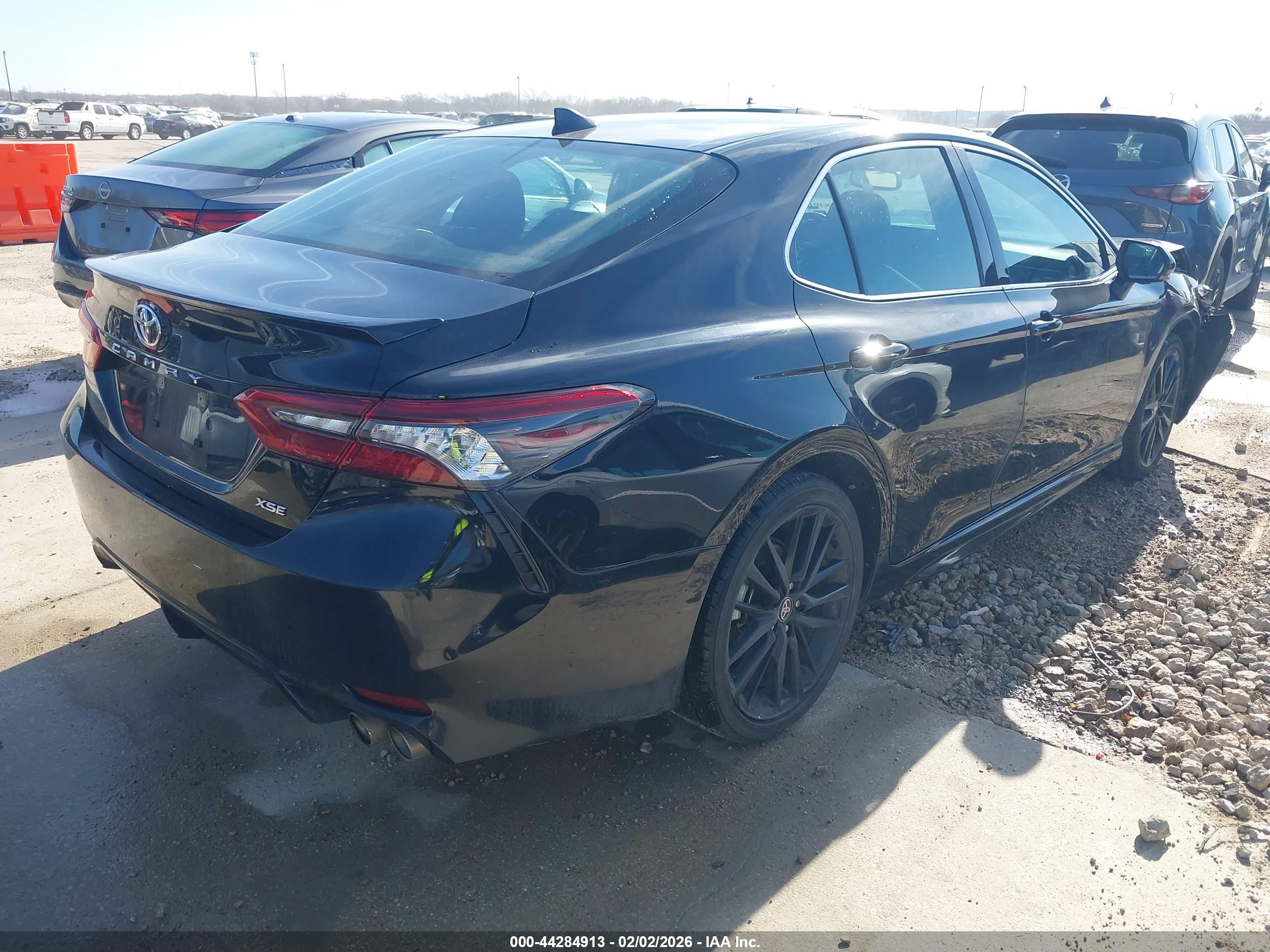 TOYOTA CAMRY image 4