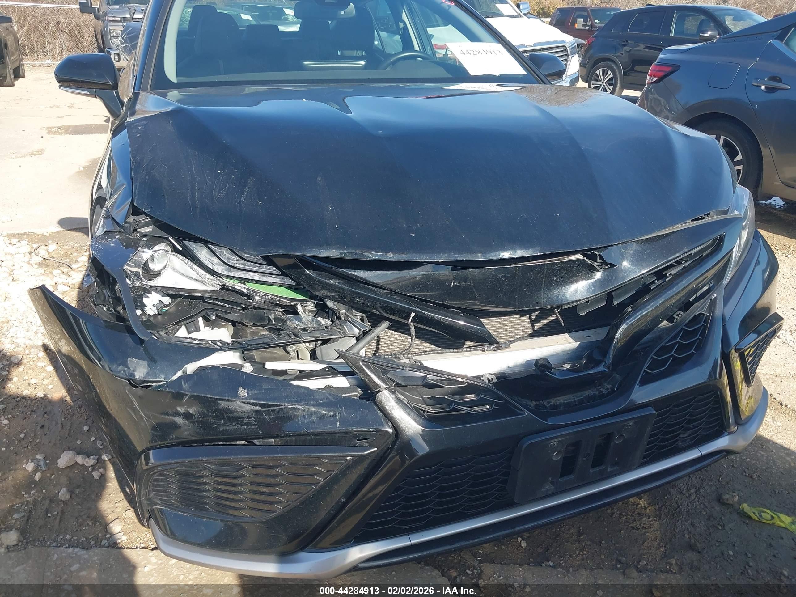 TOYOTA CAMRY image 6