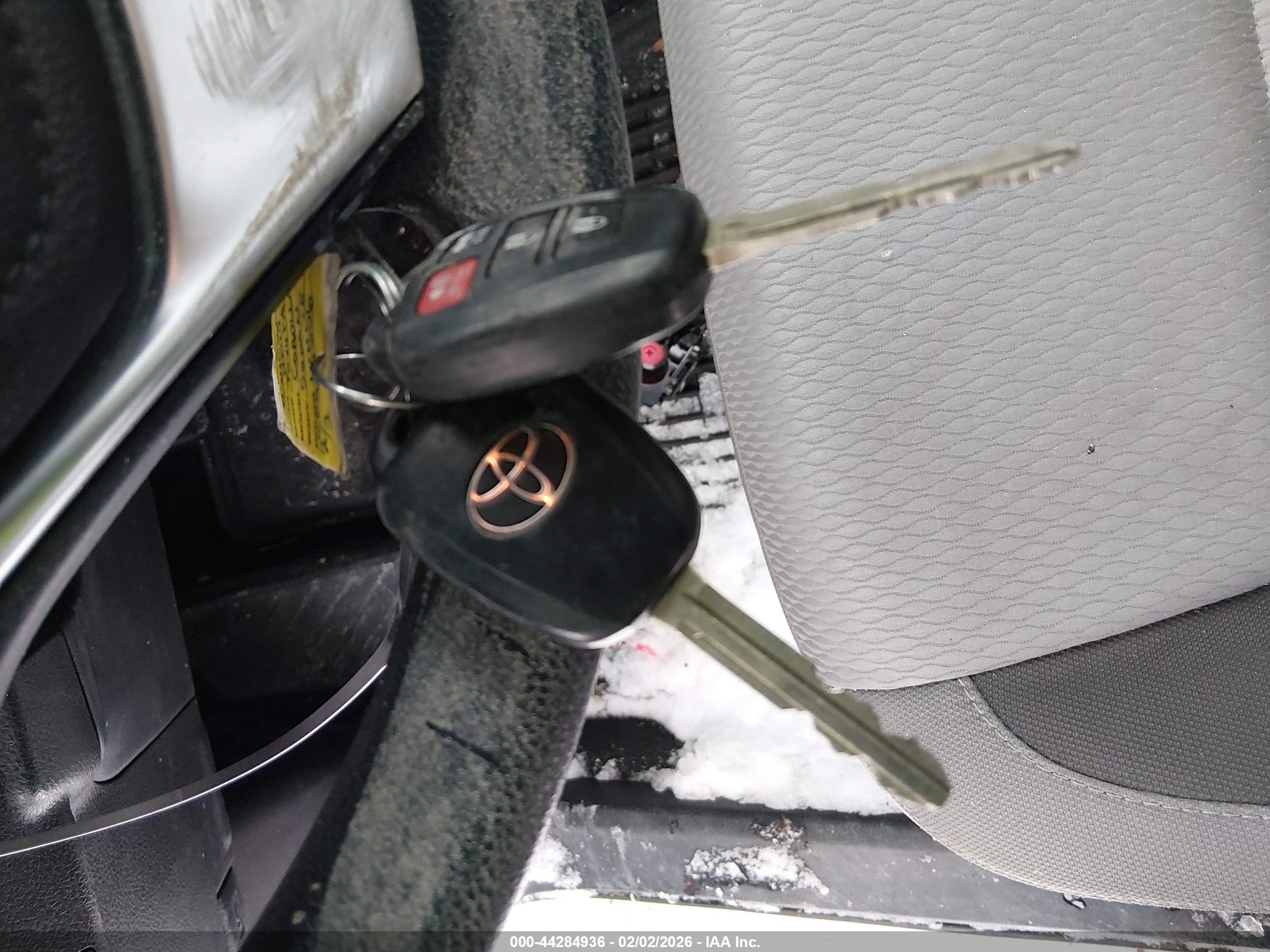 TOYOTA COROLLA image 11