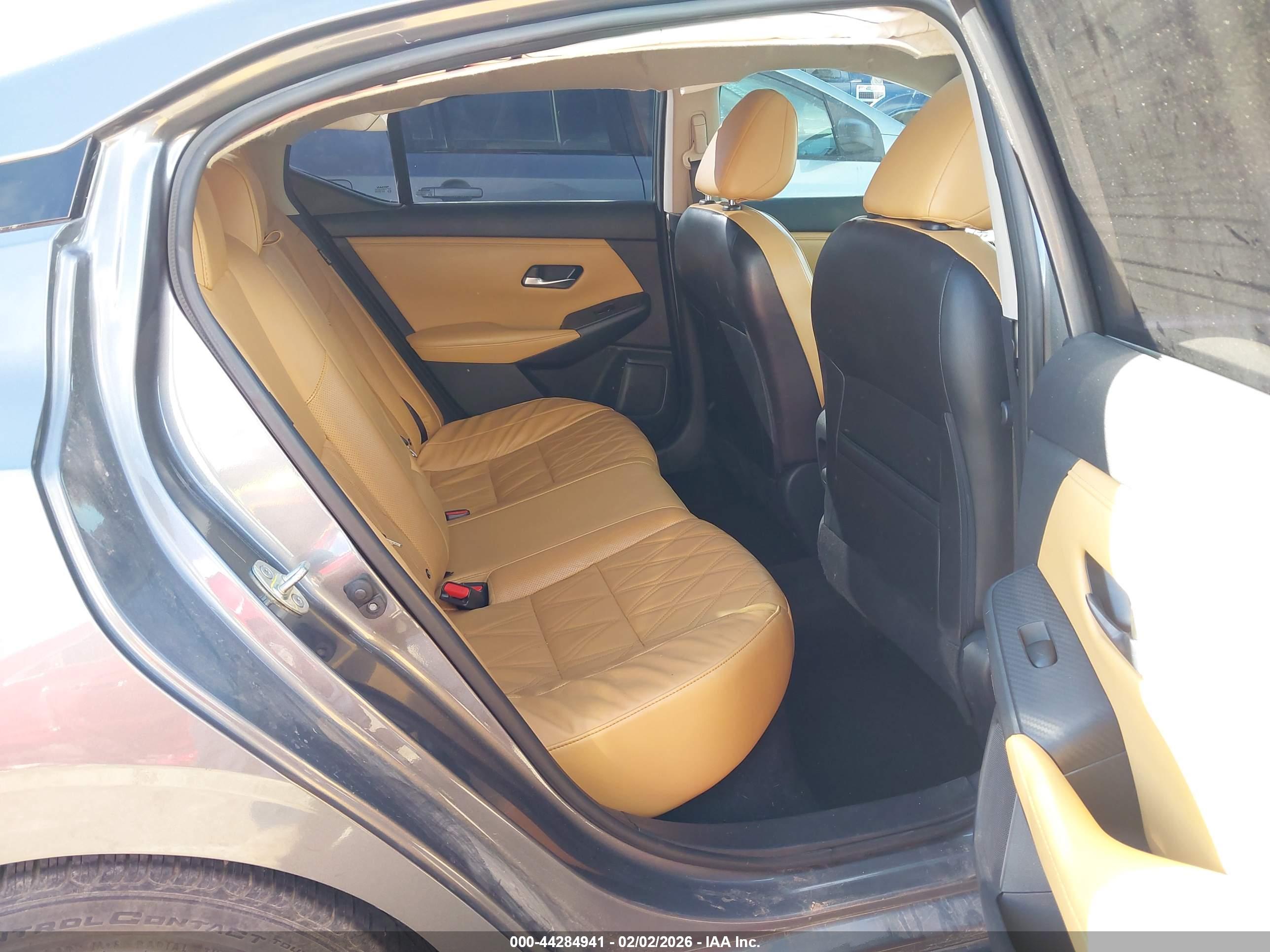 NISSAN SENTRA image 8