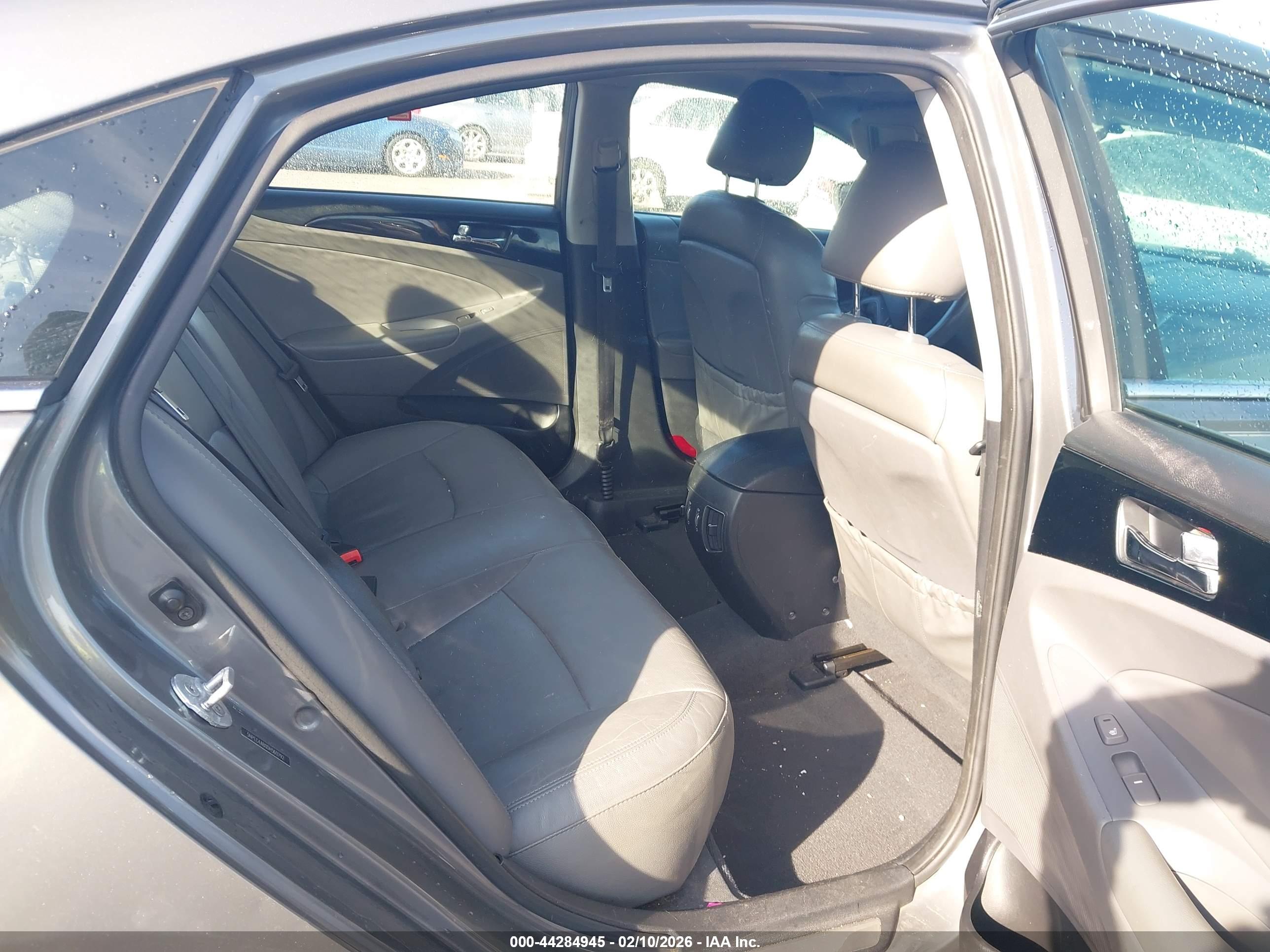 HYUNDAI SONATA image 8