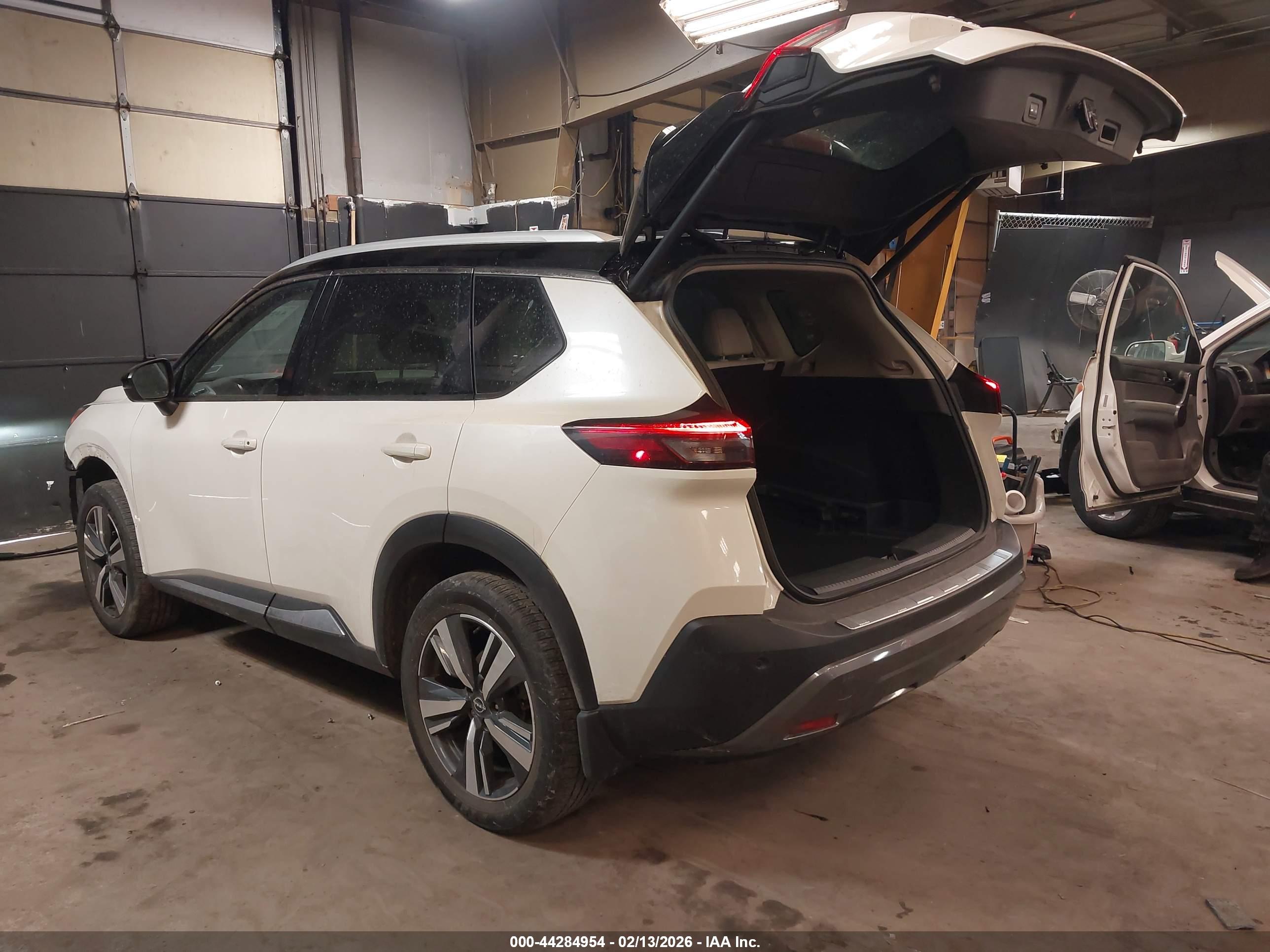 NISSAN ROGUE image 3