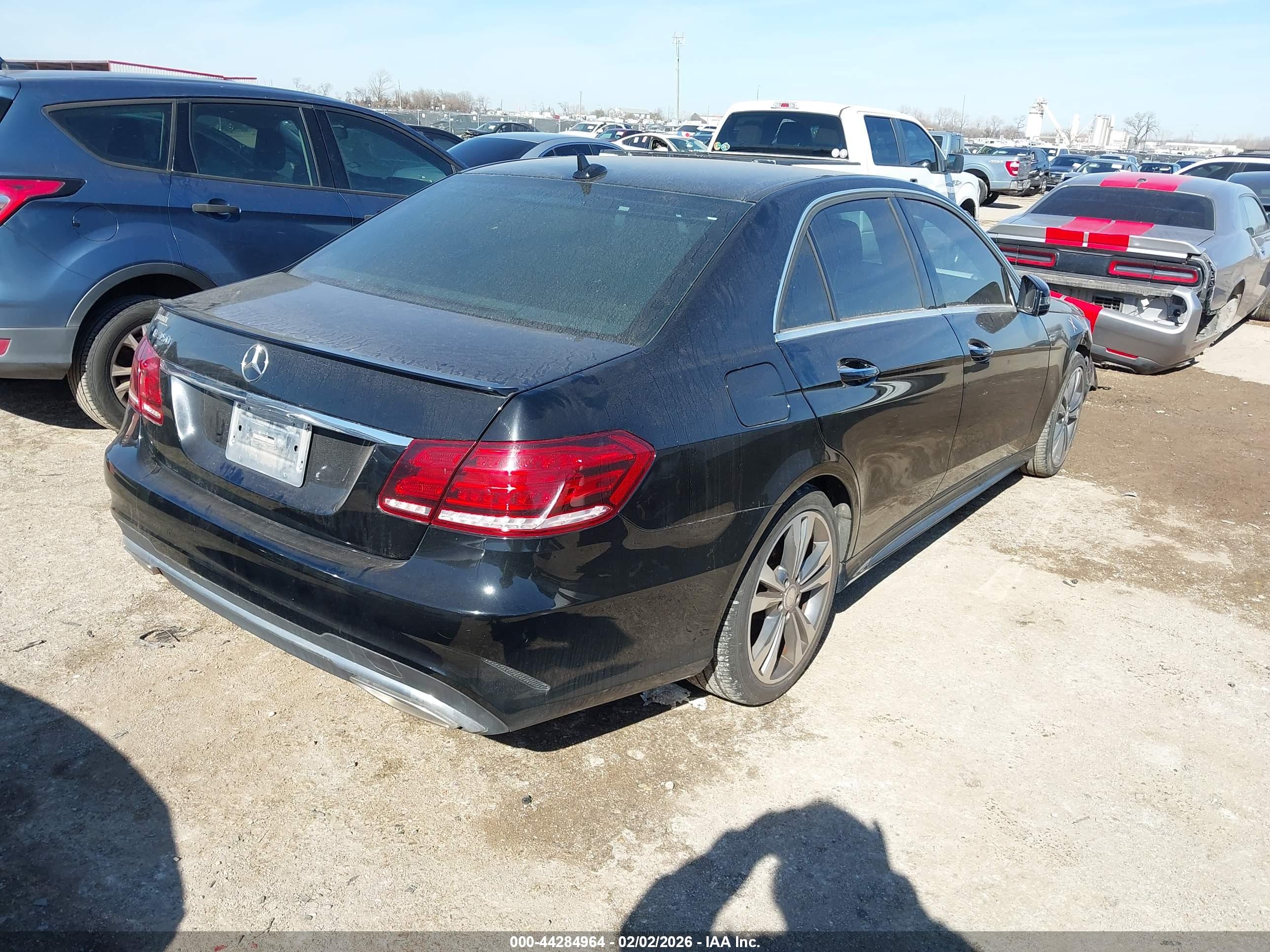 MERCEDES-BENZ E image 4