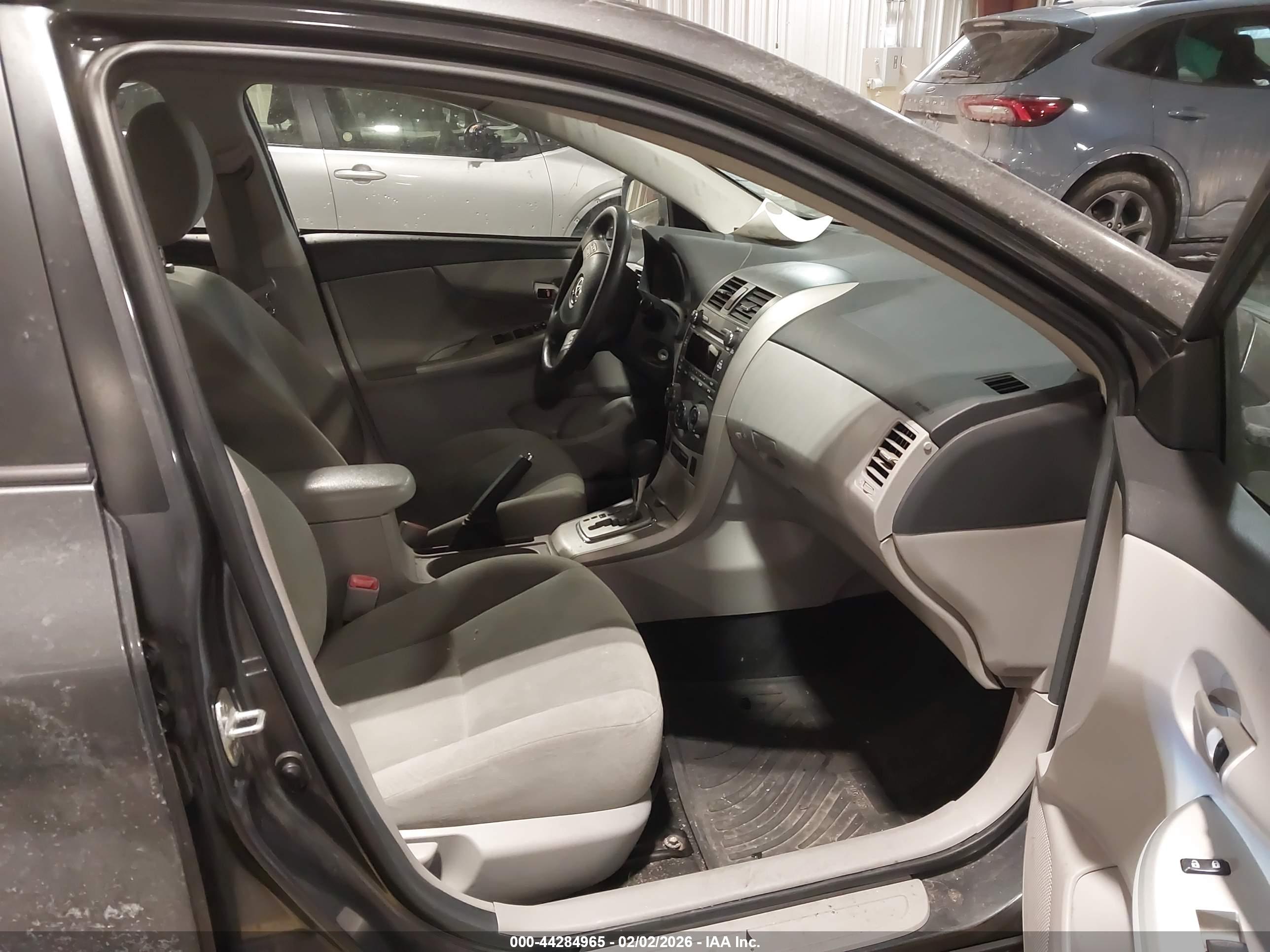 TOYOTA COROLLA image 5