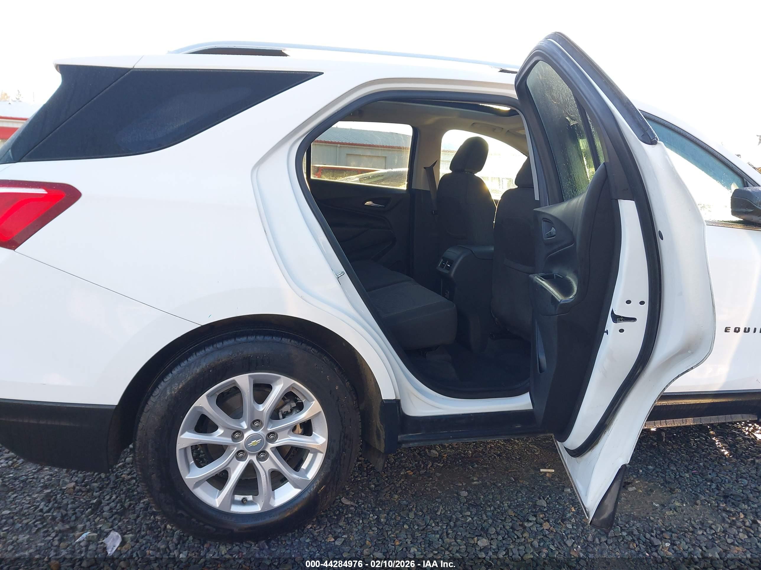 CHEVROLET EQUINOX image 8