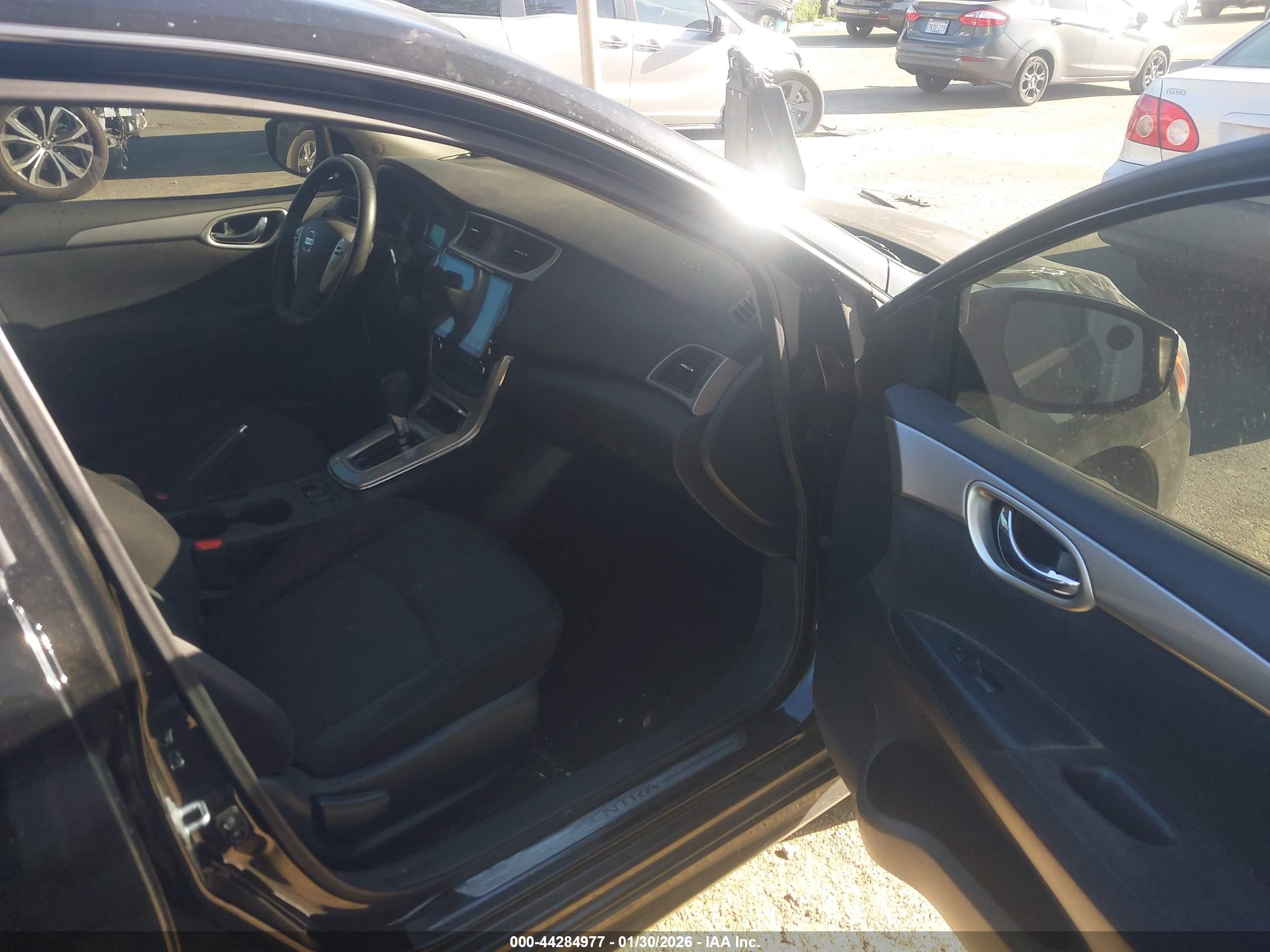 NISSAN SENTRA image 5