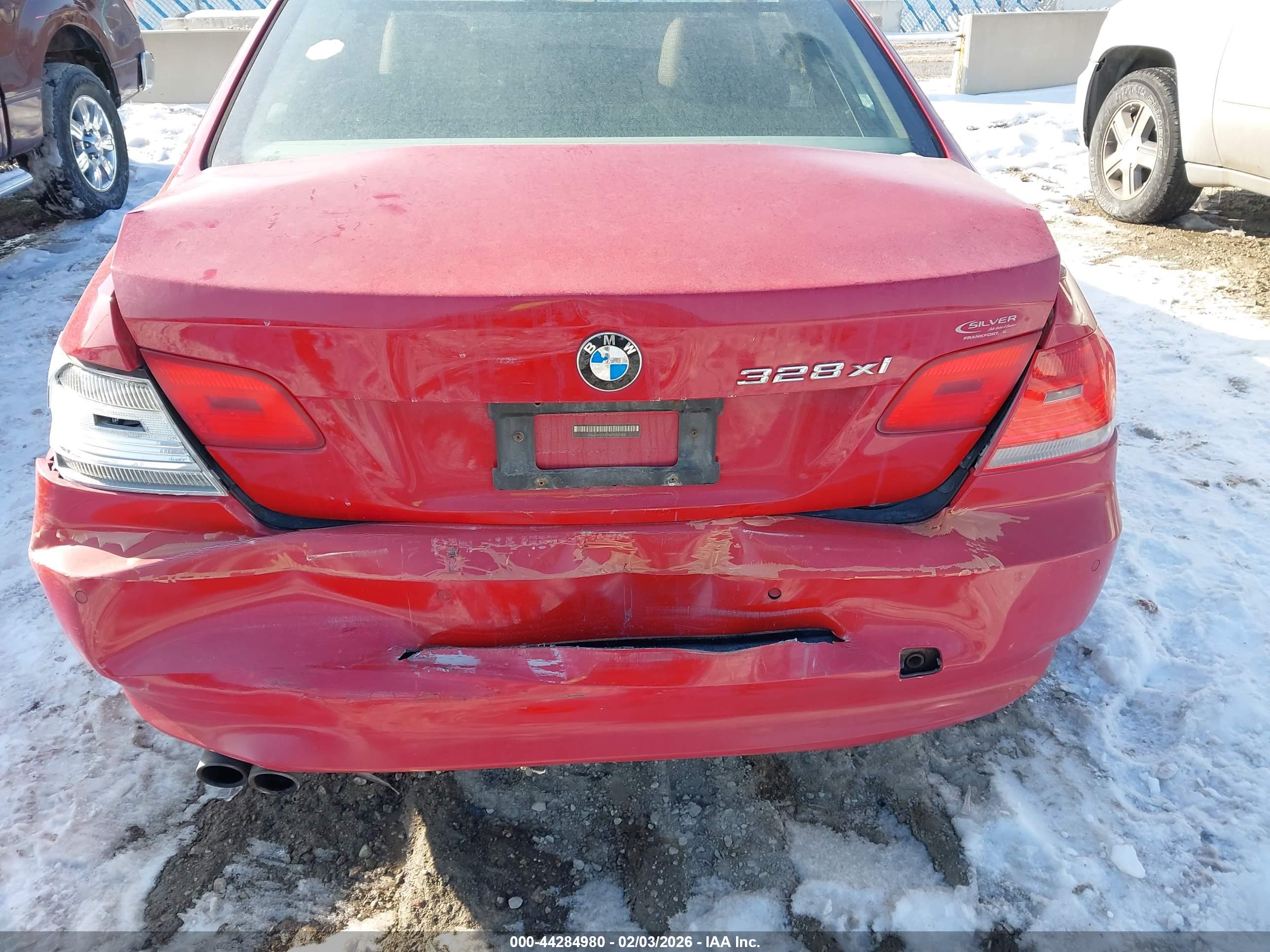 BMW 328XI image 6