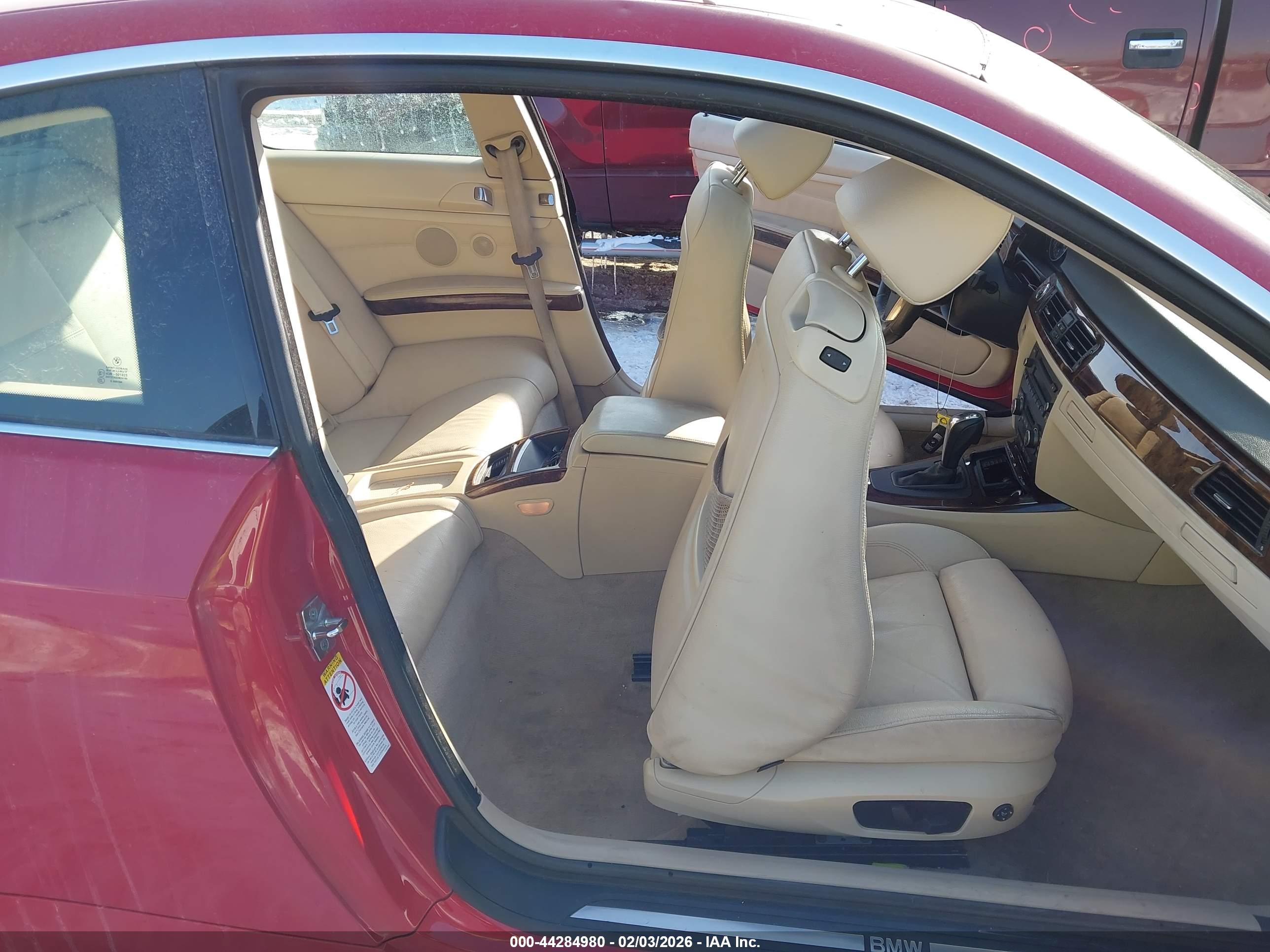 BMW 328XI image 8