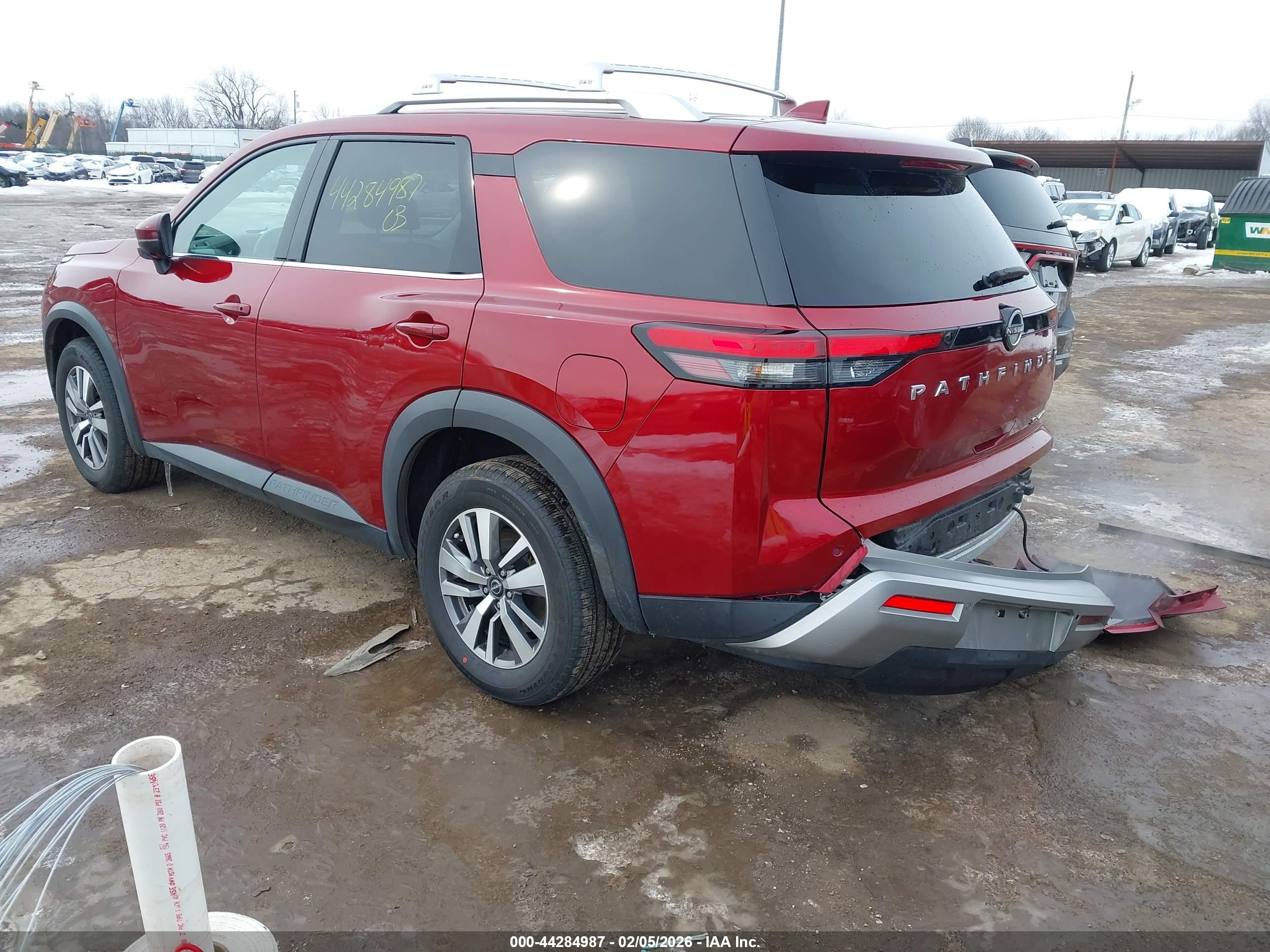 NISSAN PATHFINDER image 3