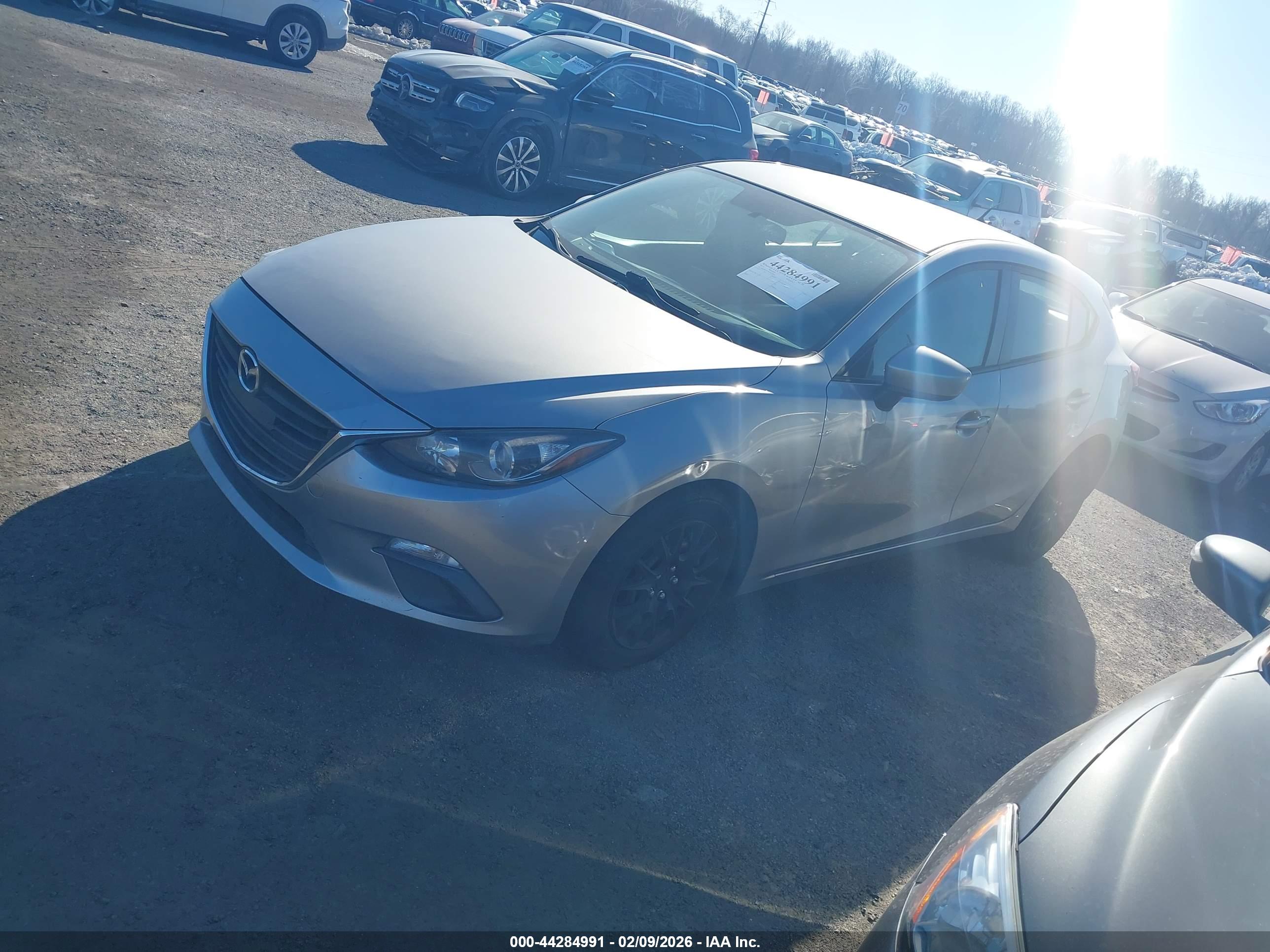 MAZDA MAZDA3 image 2