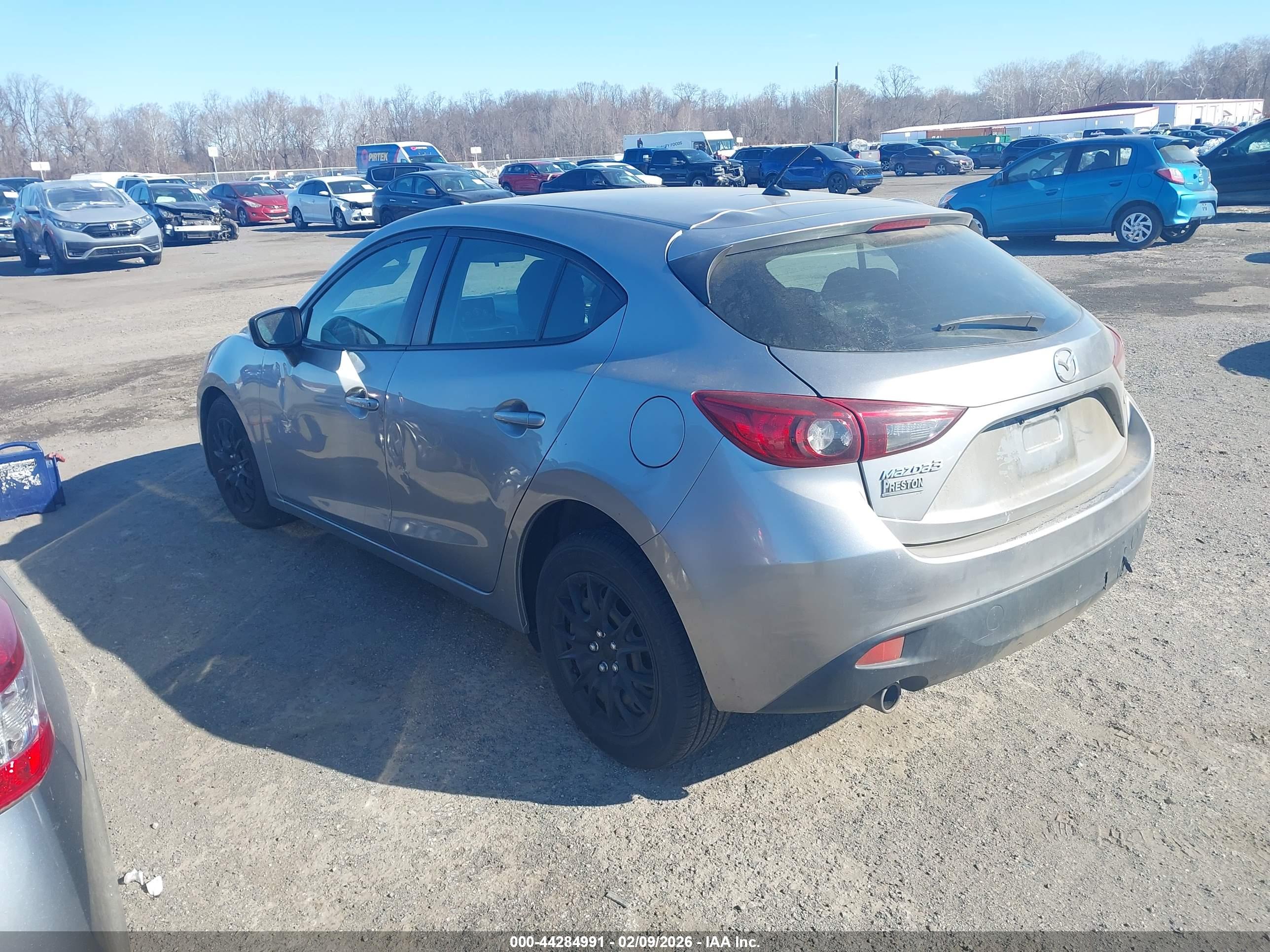 MAZDA MAZDA3 image 3