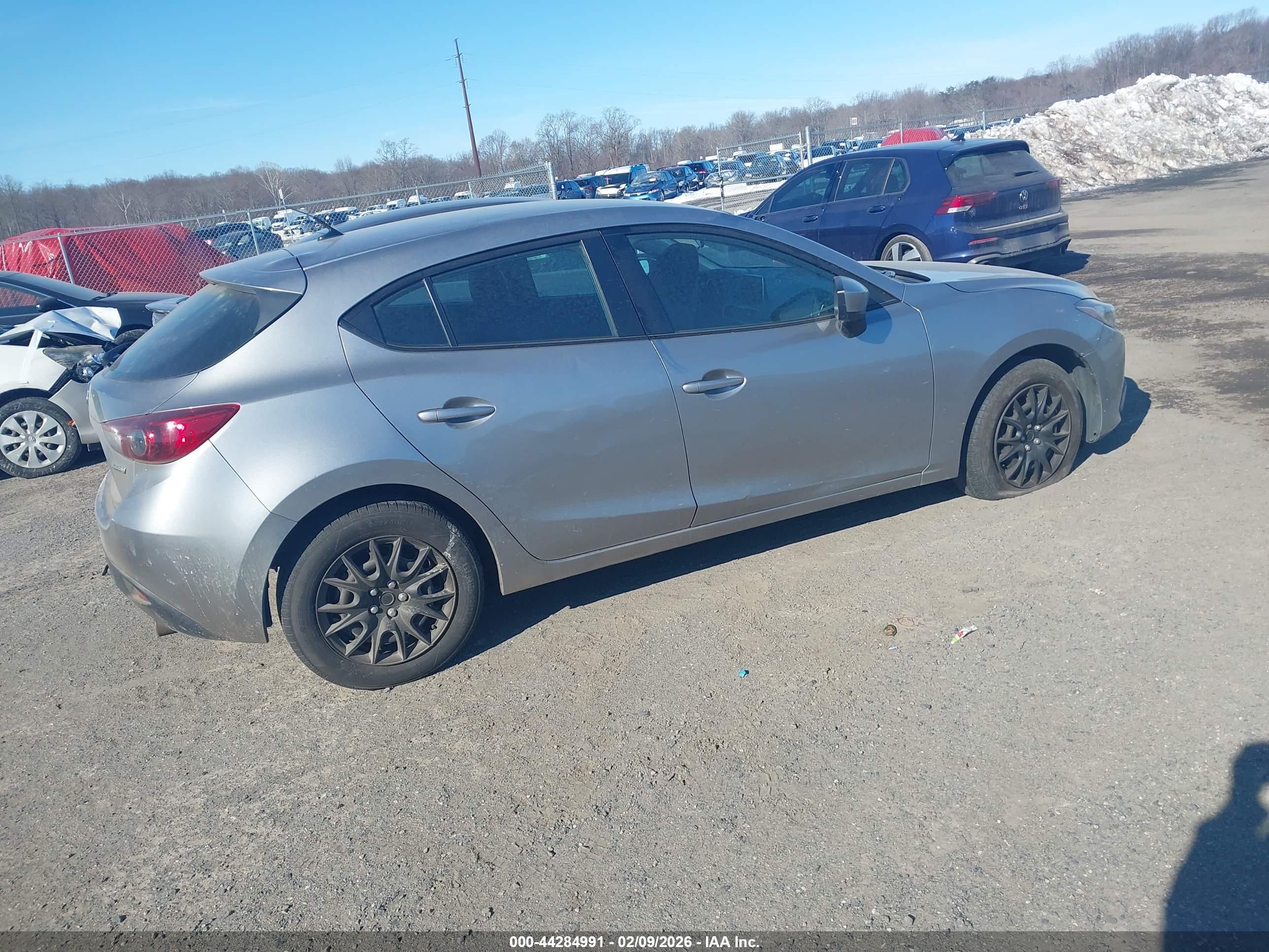 MAZDA MAZDA3 image 4