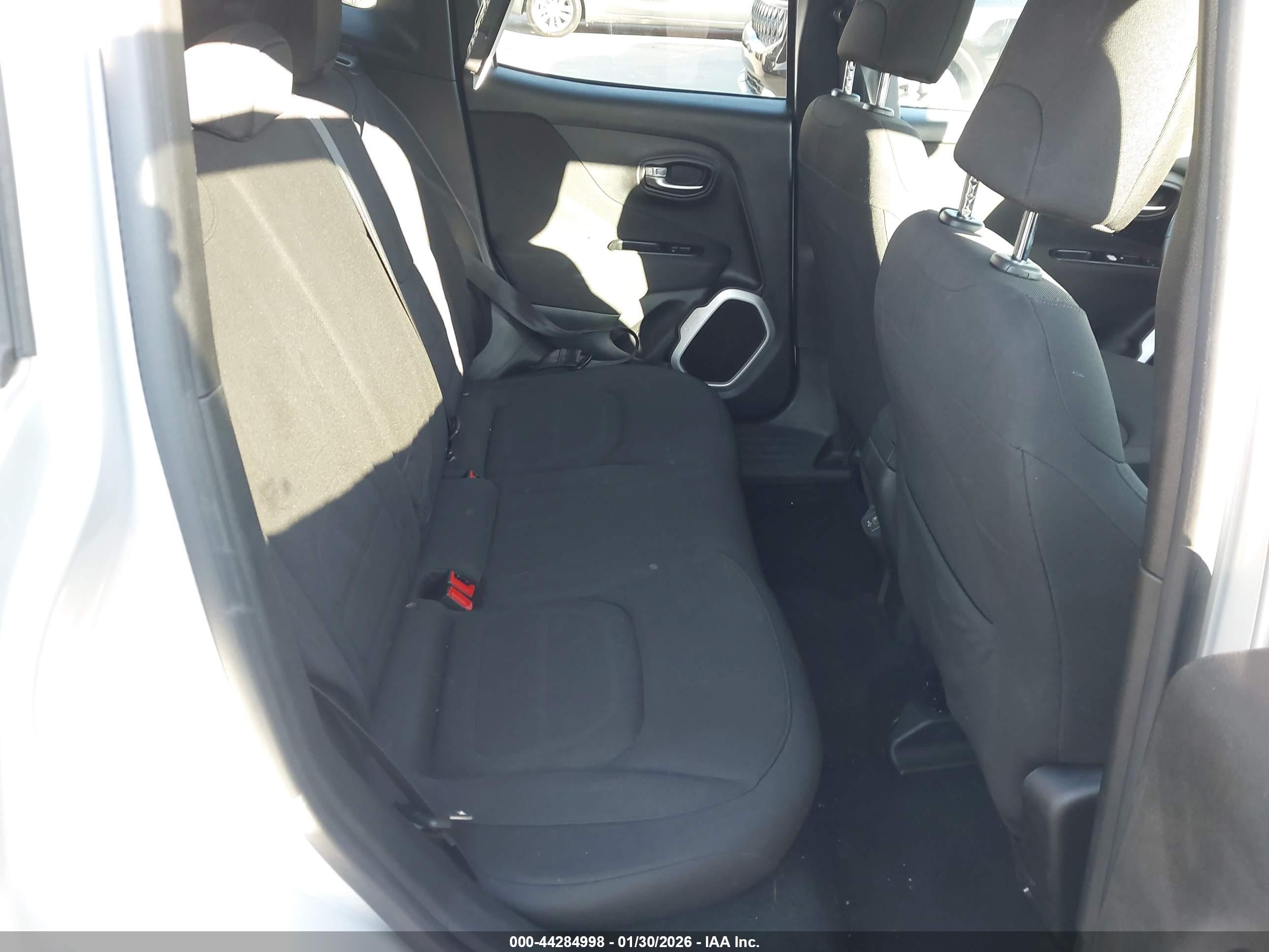 JEEP RENEGADE image 8