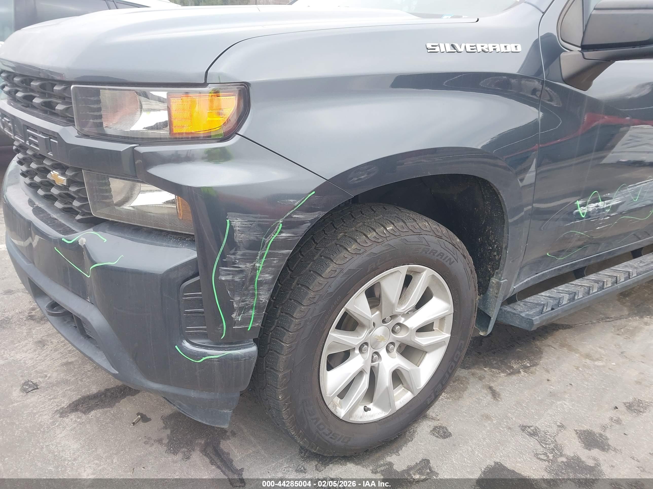 CHEVROLET SILVERADO image 6