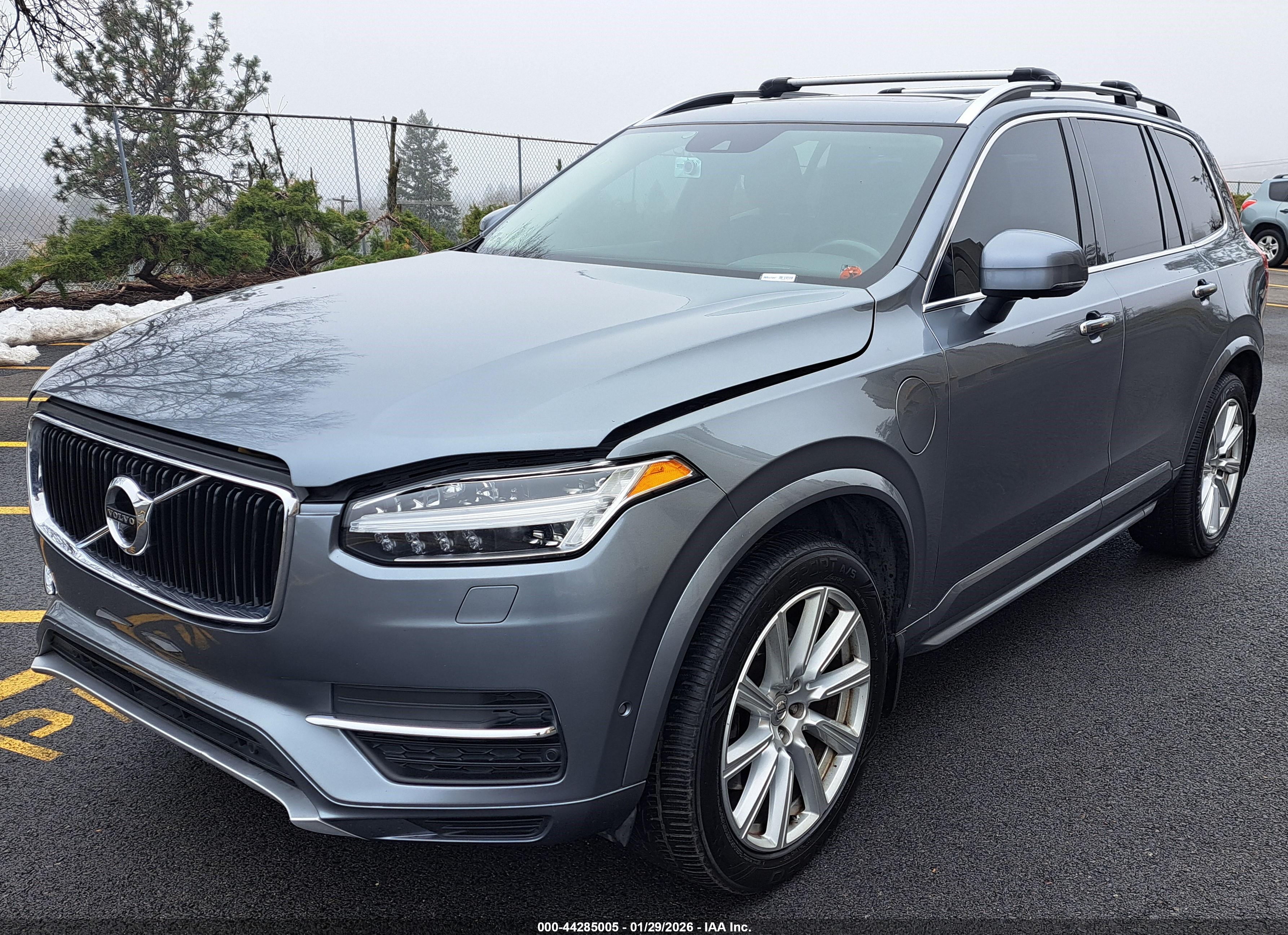 VOLVO XC90 image 2
