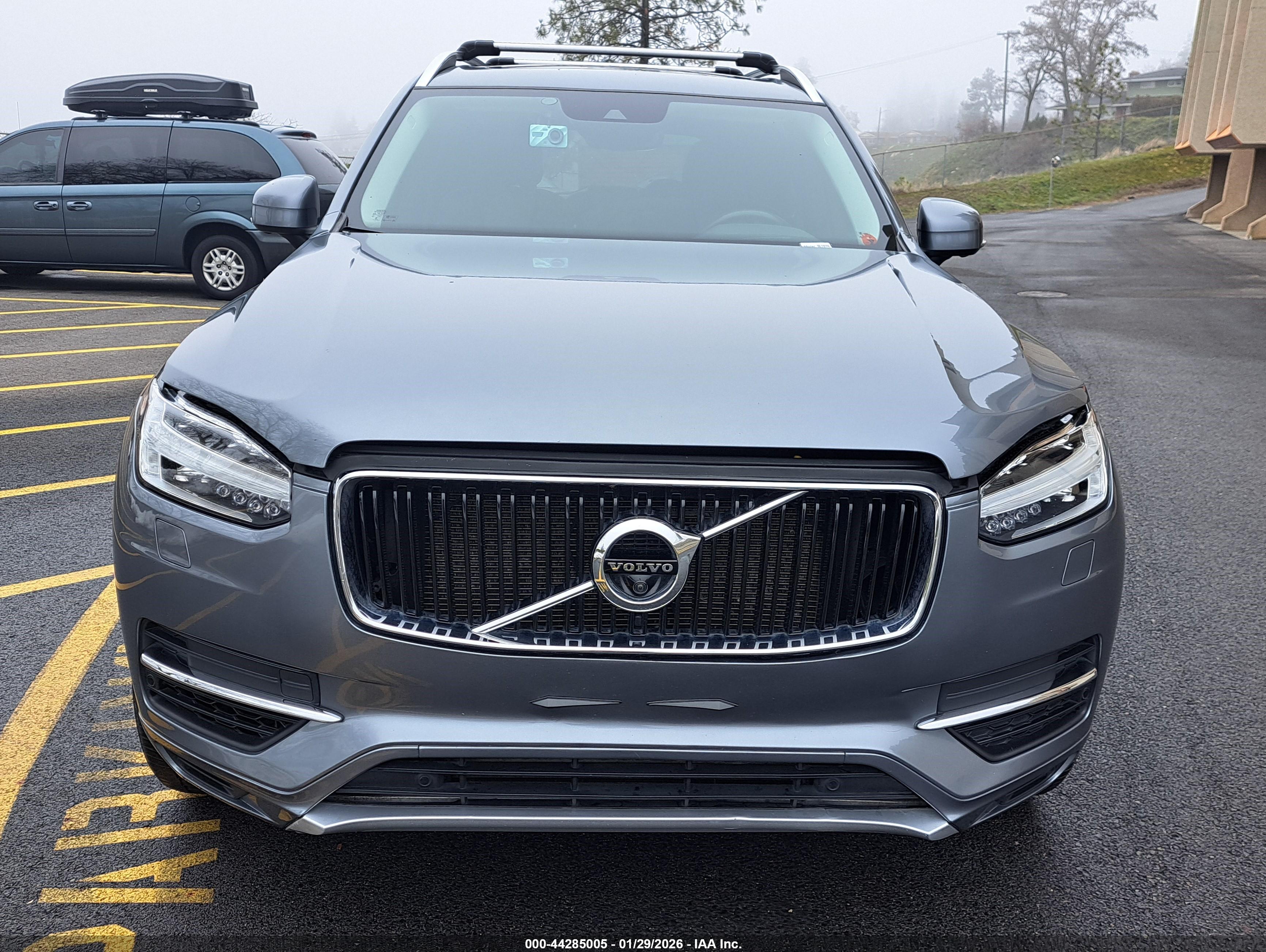 VOLVO XC90 image 6