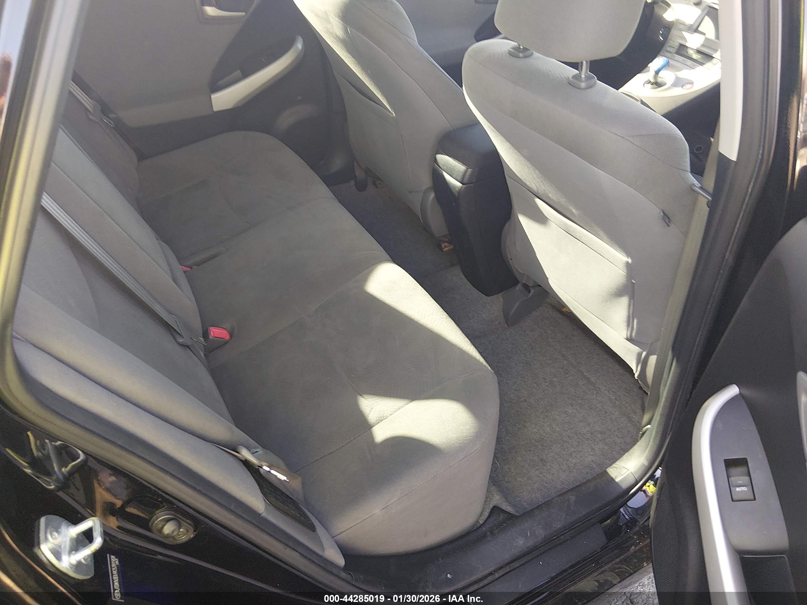 TOYOTA PRIUS image 8