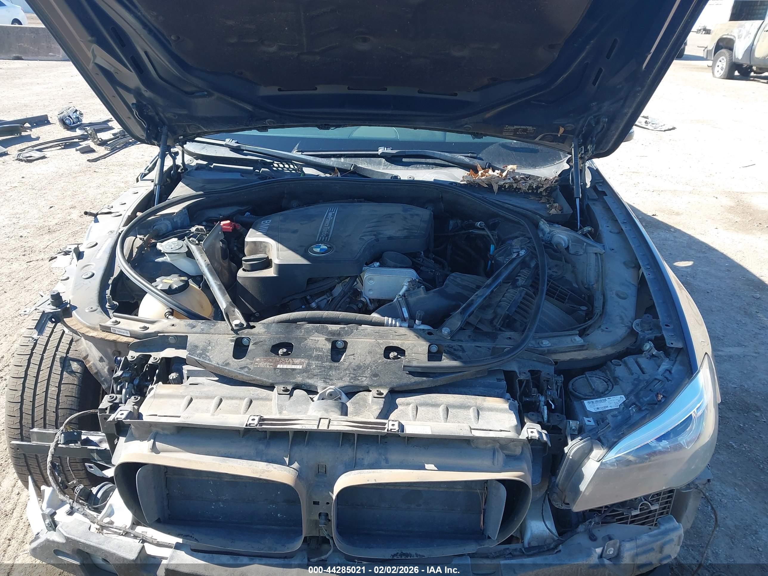 BMW 528I image 10