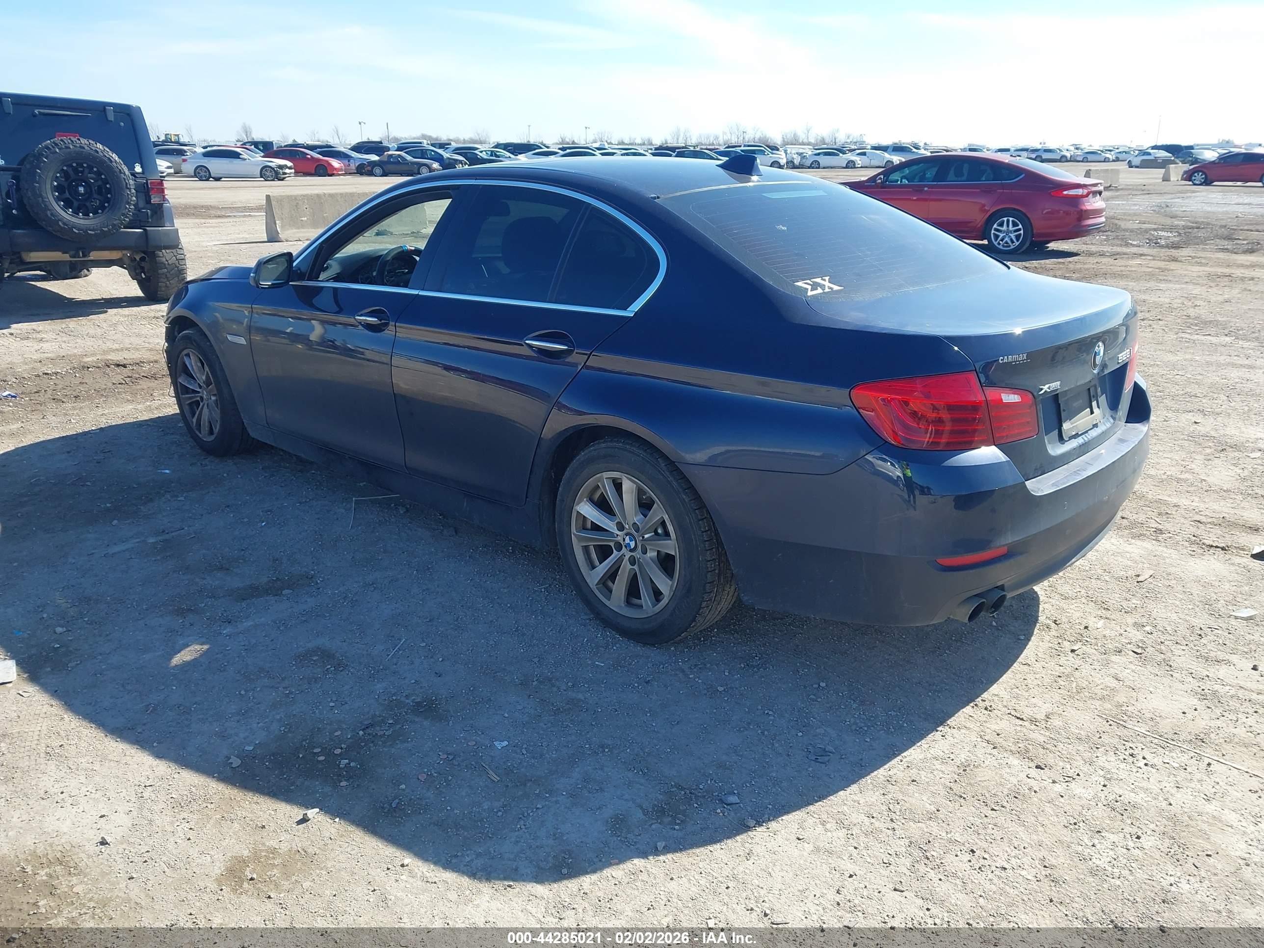 BMW 528I image 3