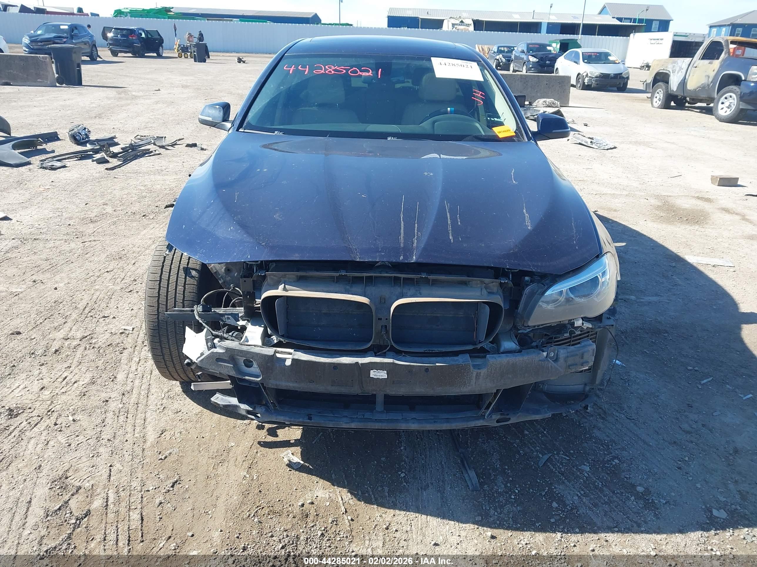 BMW 528I image 6
