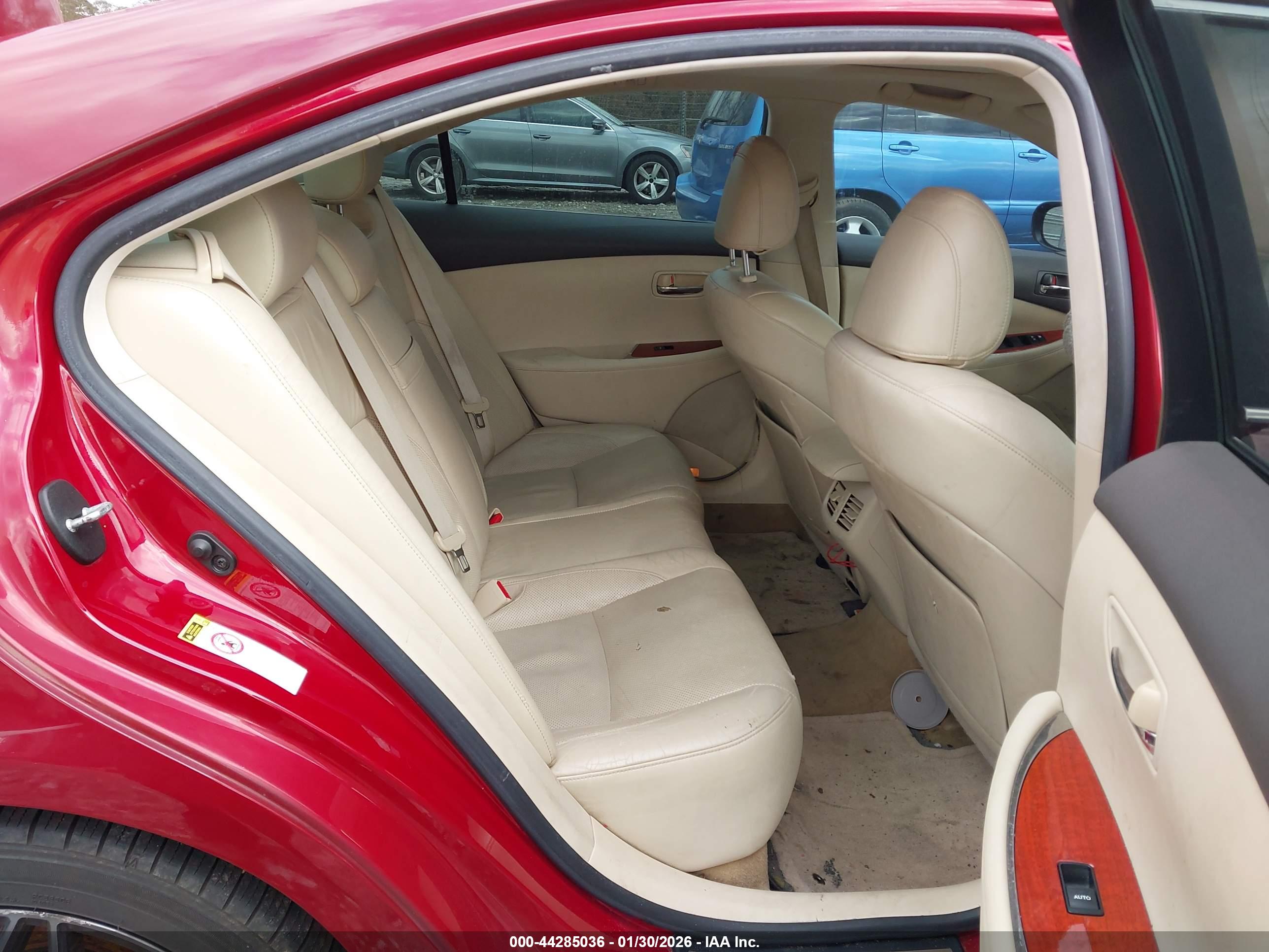 LEXUS ES image 8