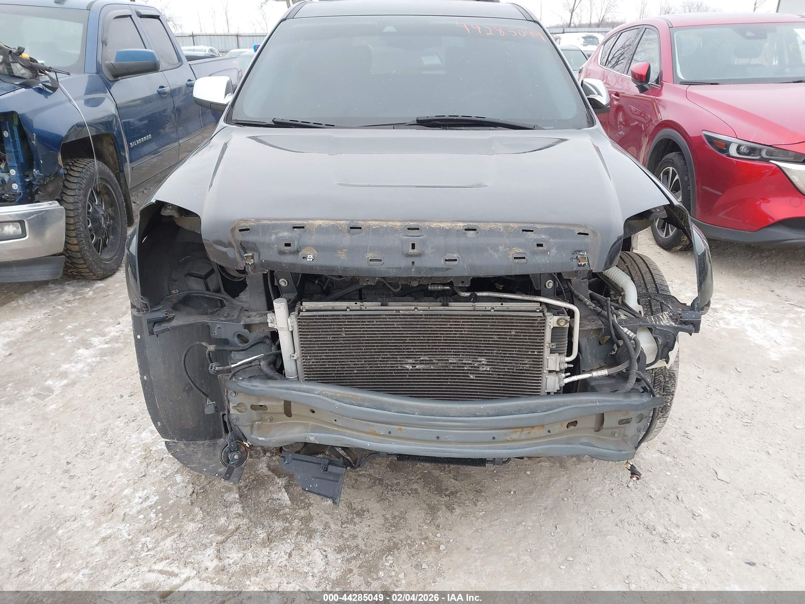 GMC TERRAIN image 6