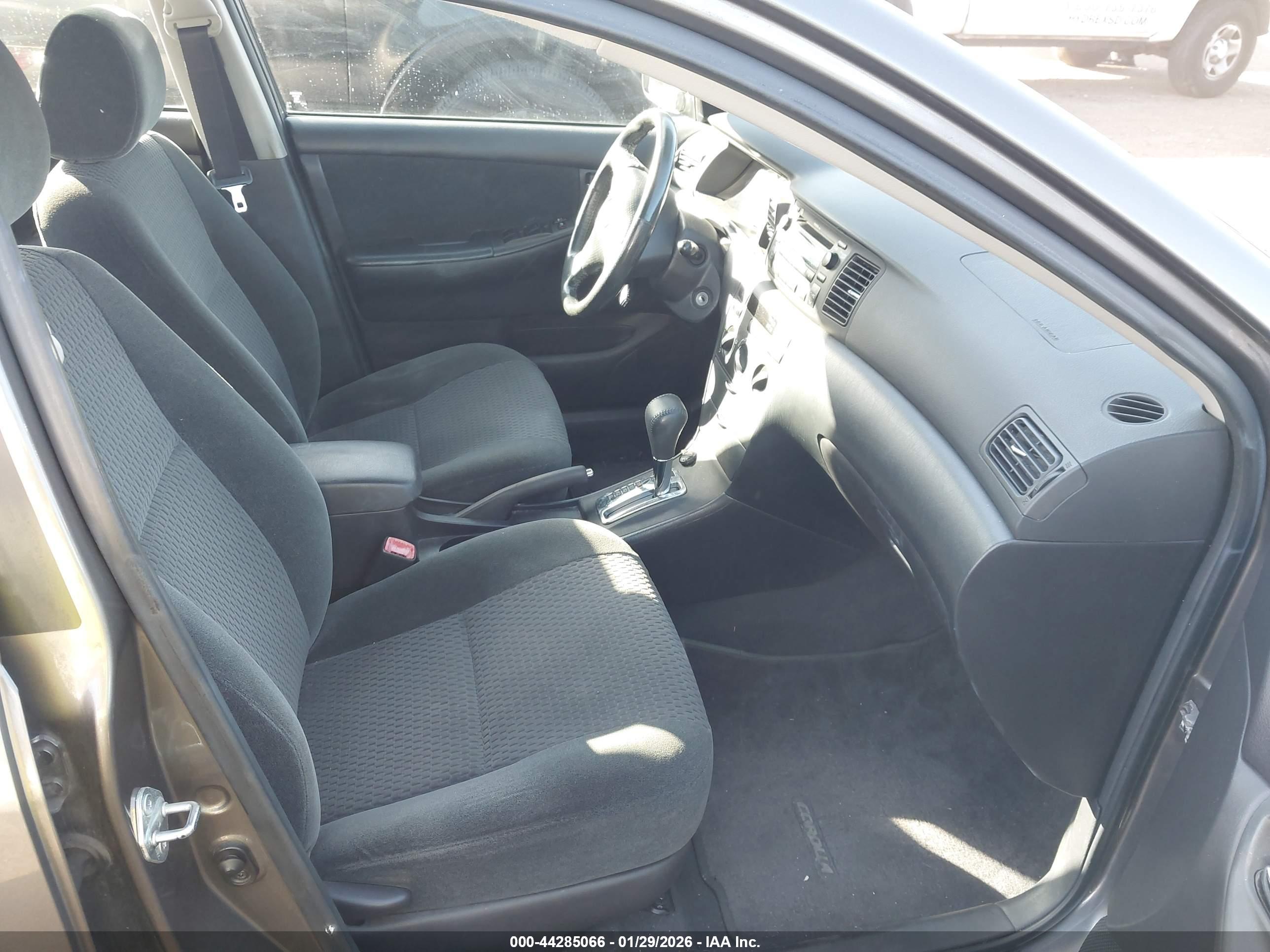 TOYOTA COROLLA image 5