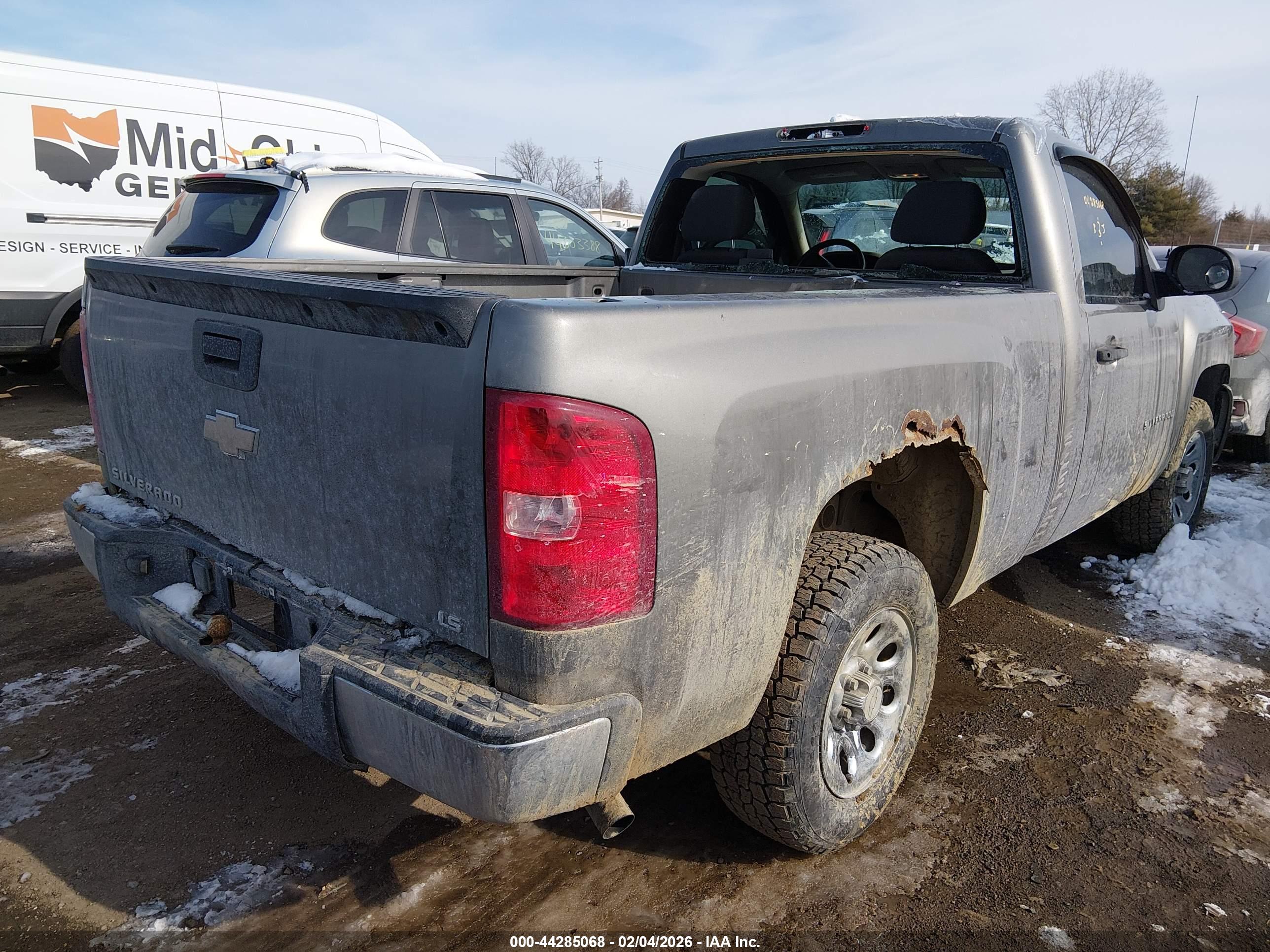 CHEVROLET SILVERADO image 4