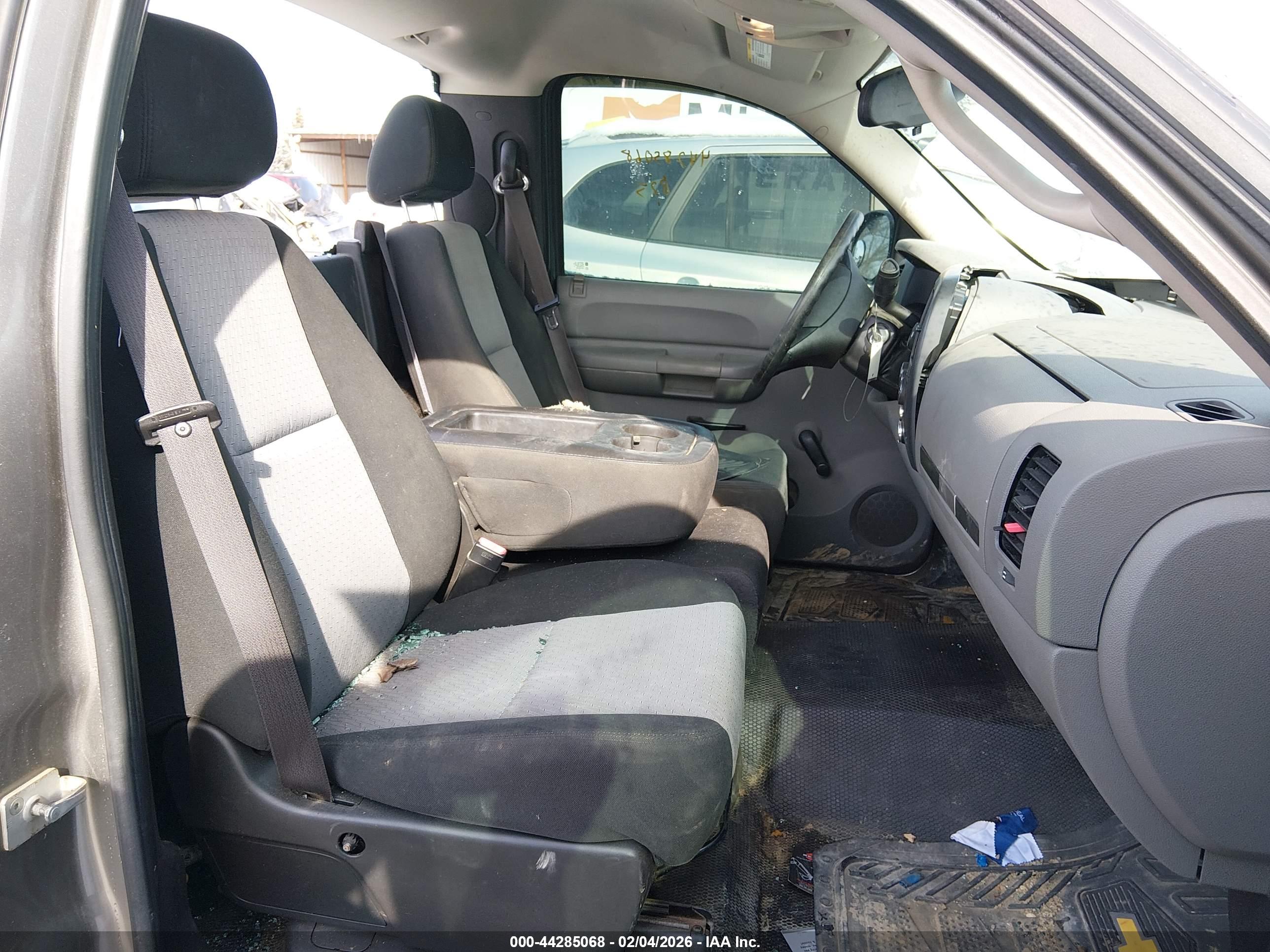 CHEVROLET SILVERADO image 8