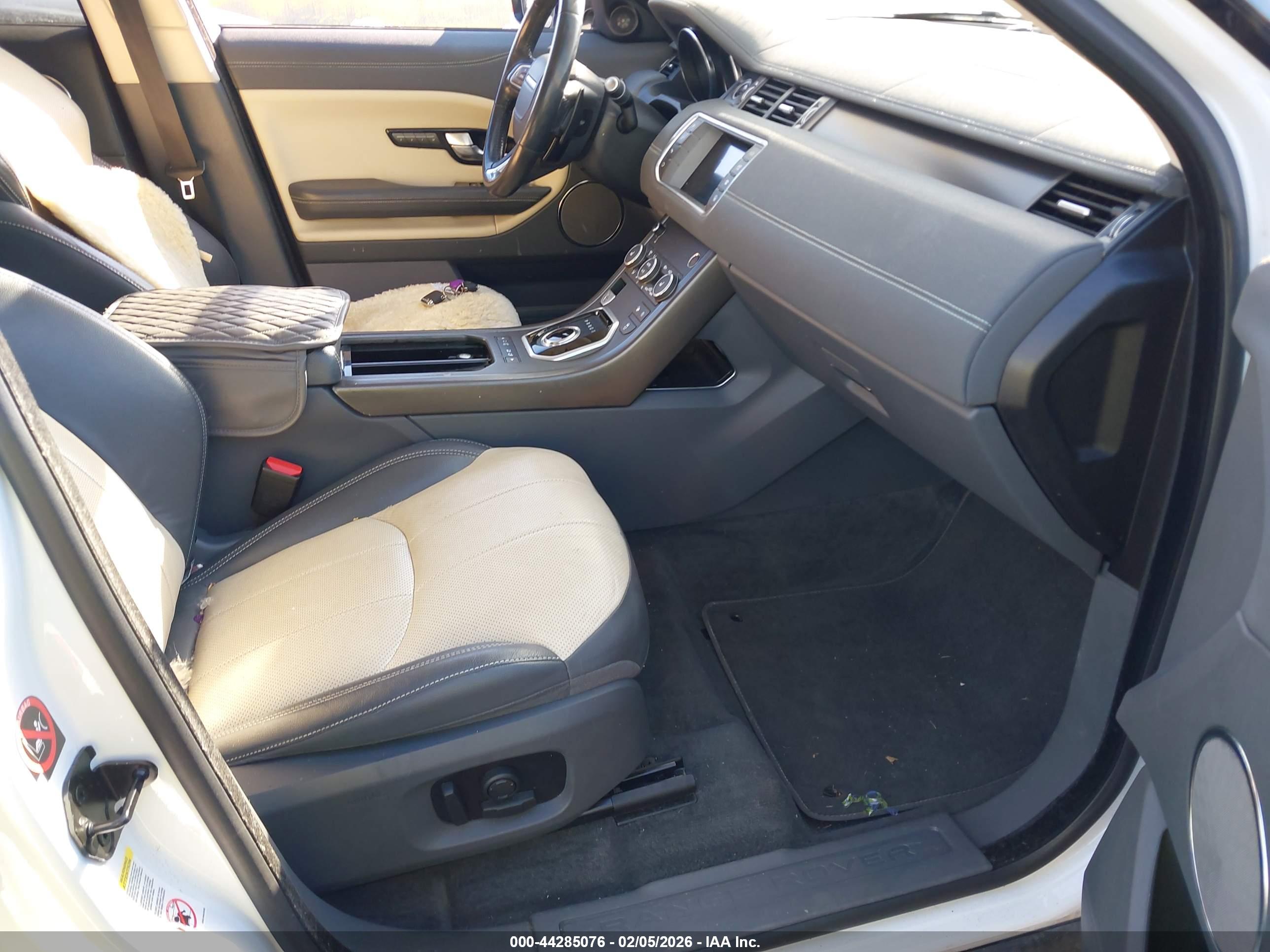LAND ROVER image 5