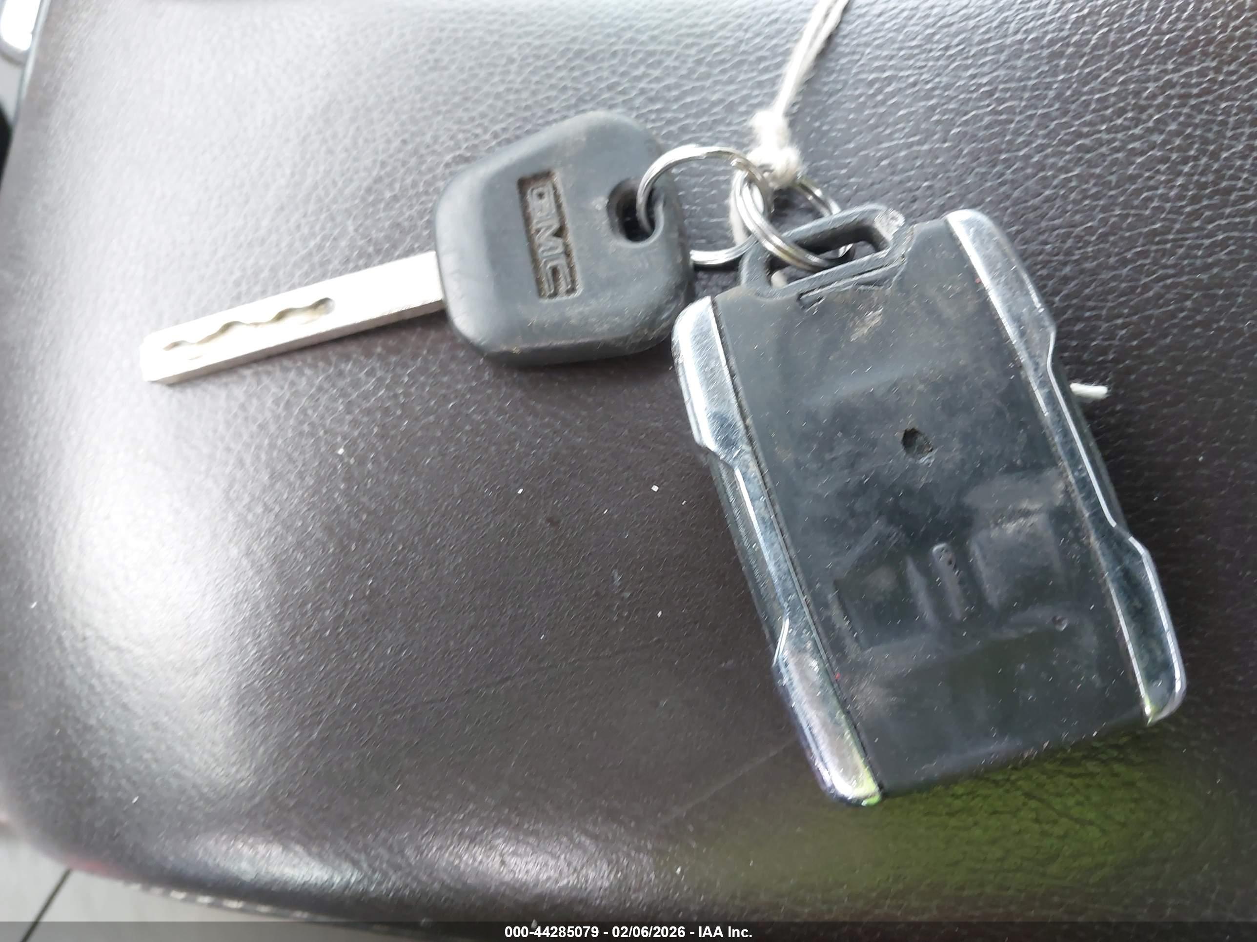 GMC SIERRA image 11