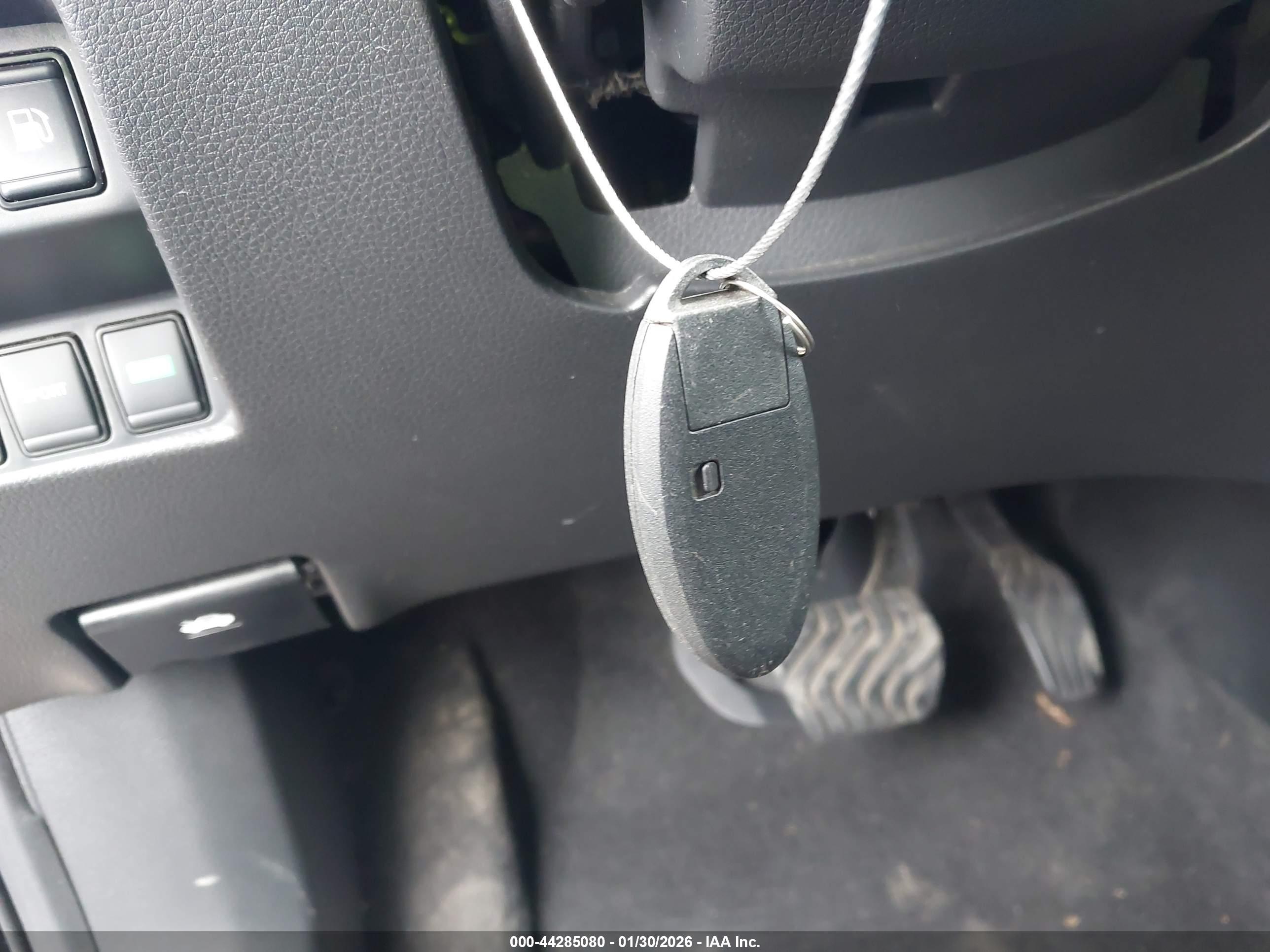 NISSAN ROGUE image 11