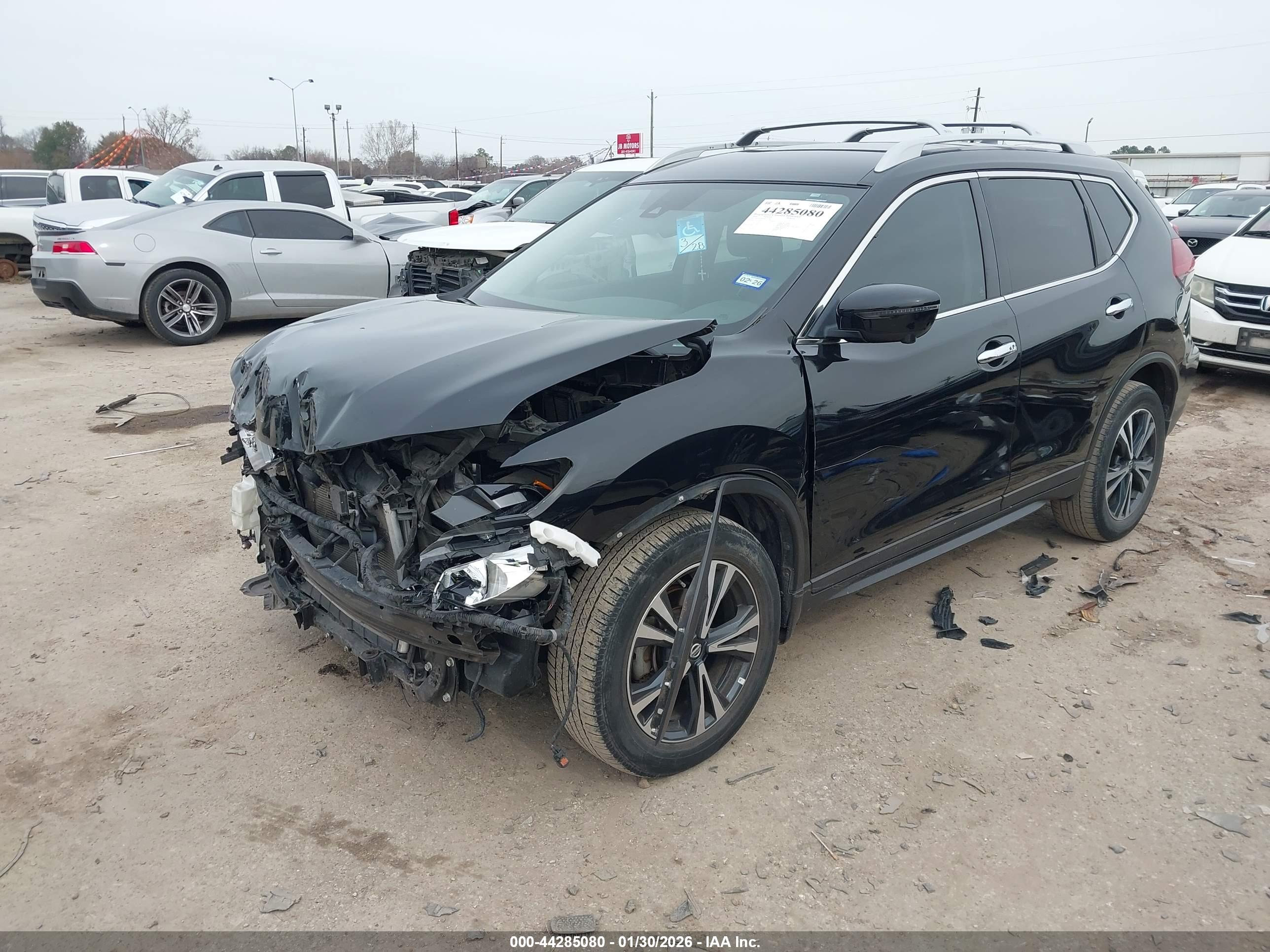 NISSAN ROGUE image 2
