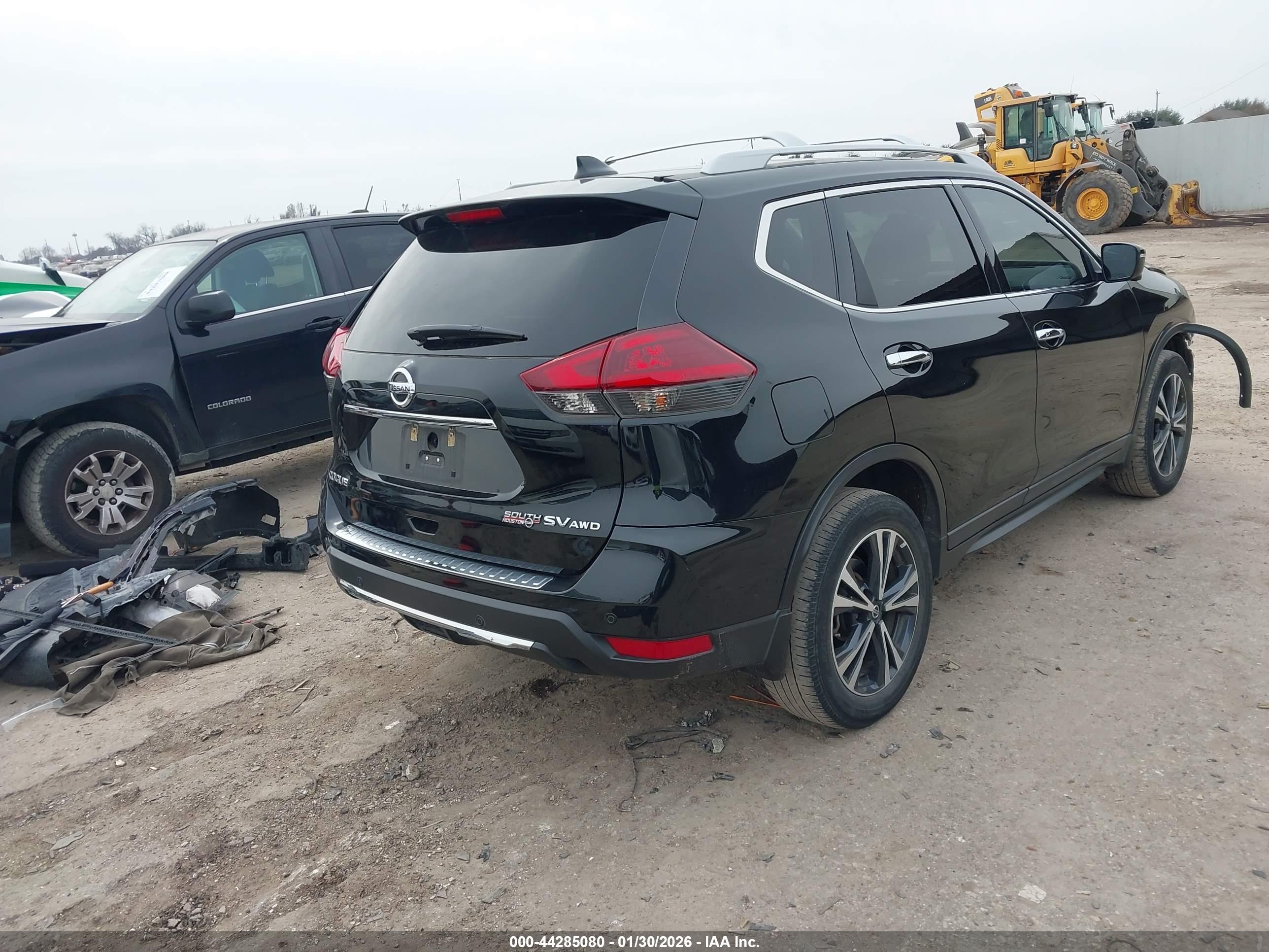 NISSAN ROGUE image 4