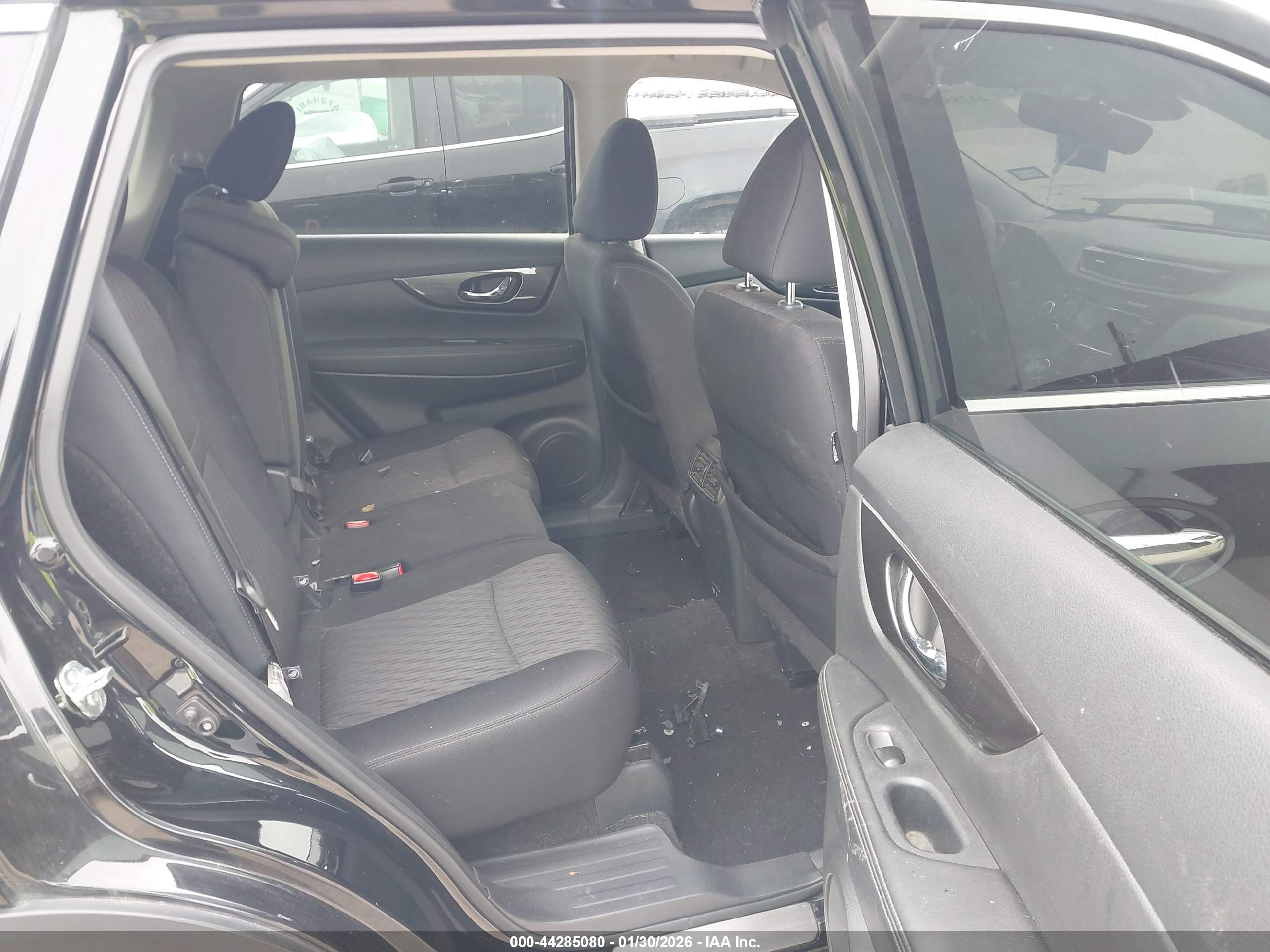 NISSAN ROGUE image 8