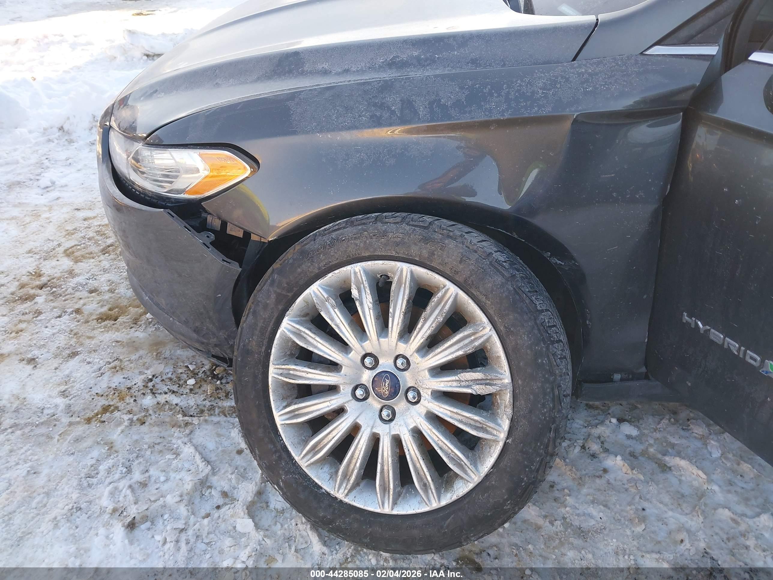 FORD FUSION image 6