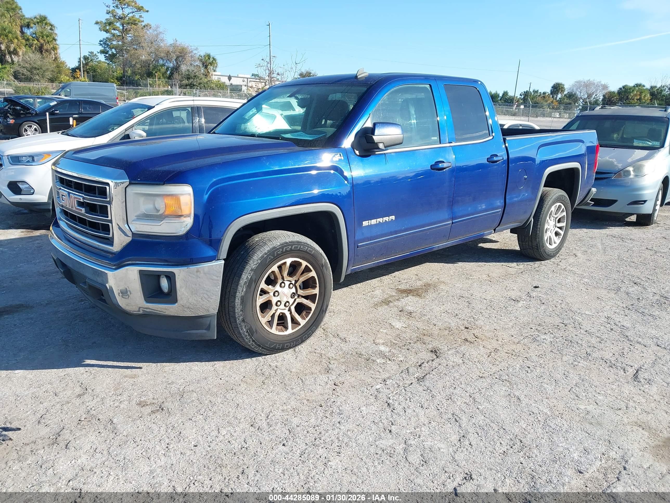 GMC SIERRA image 2