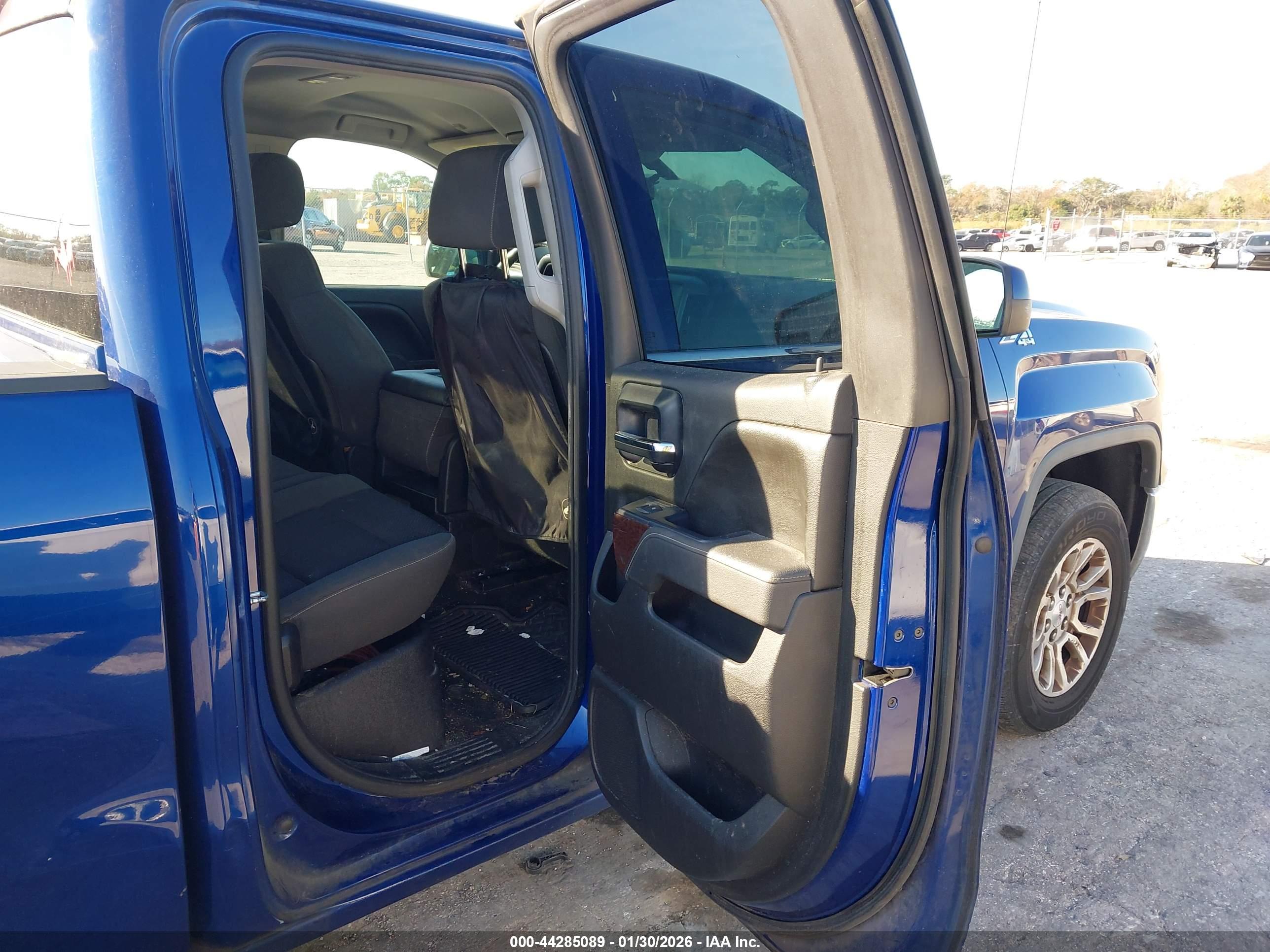 GMC SIERRA image 8
