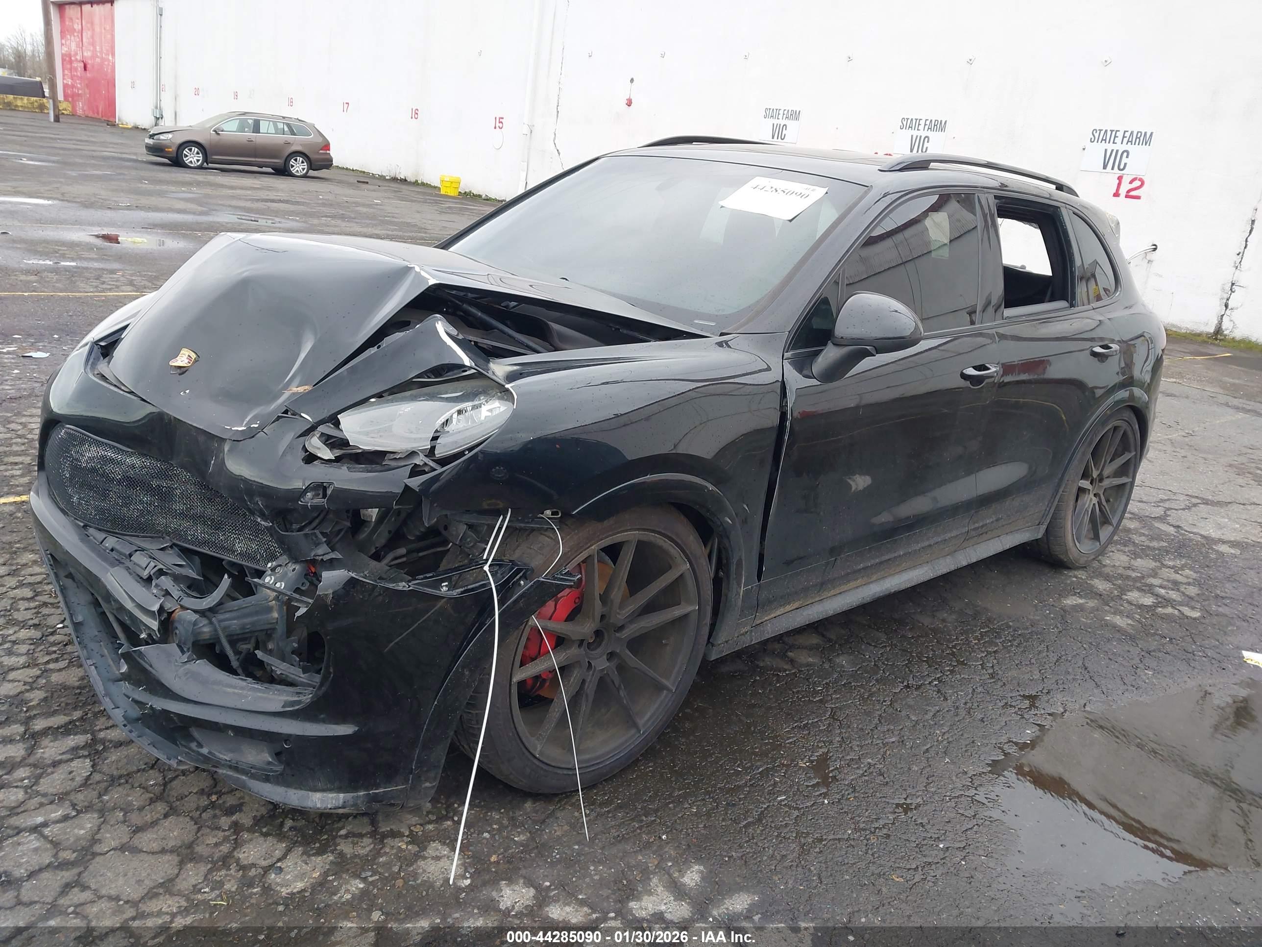 PORSCHE CAYENNE image 2