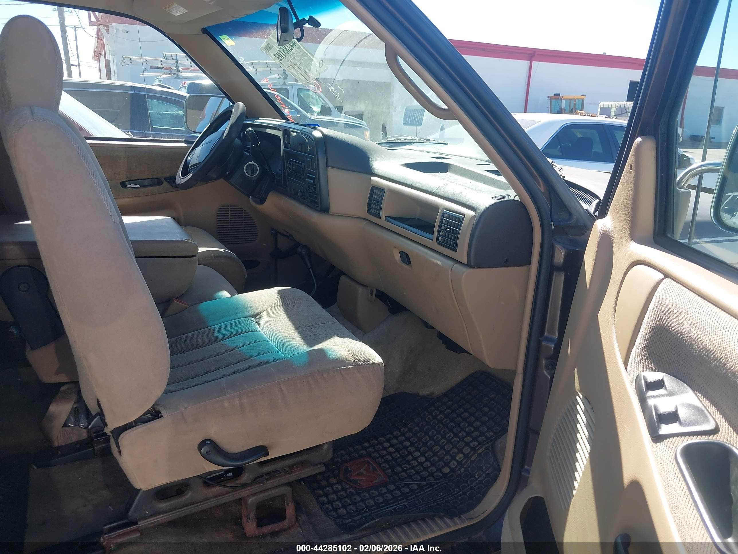 DODGE RAM image 5