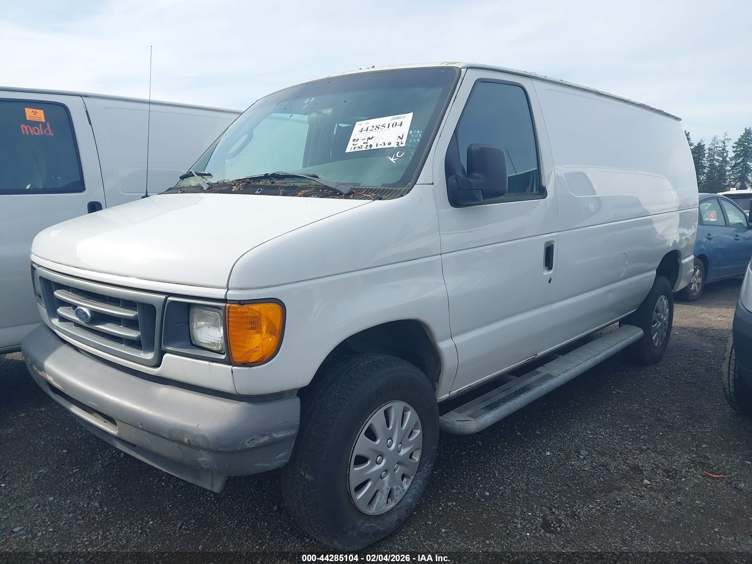 FORD E-250 image 2