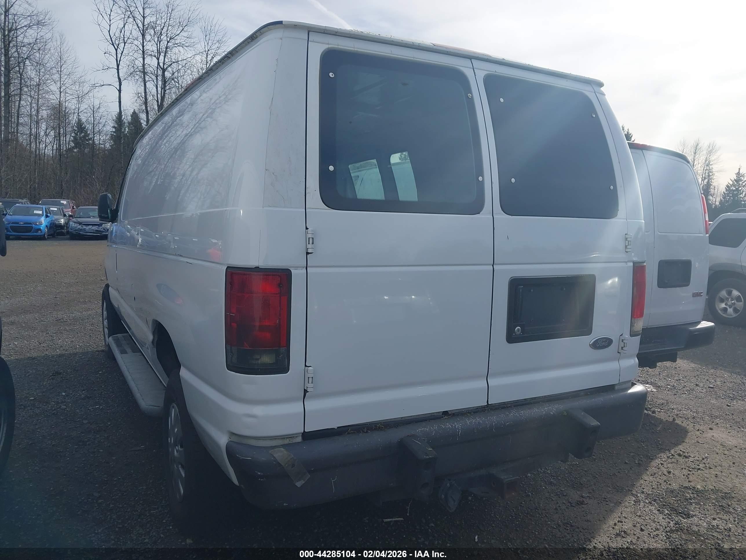 FORD E-250 image 3