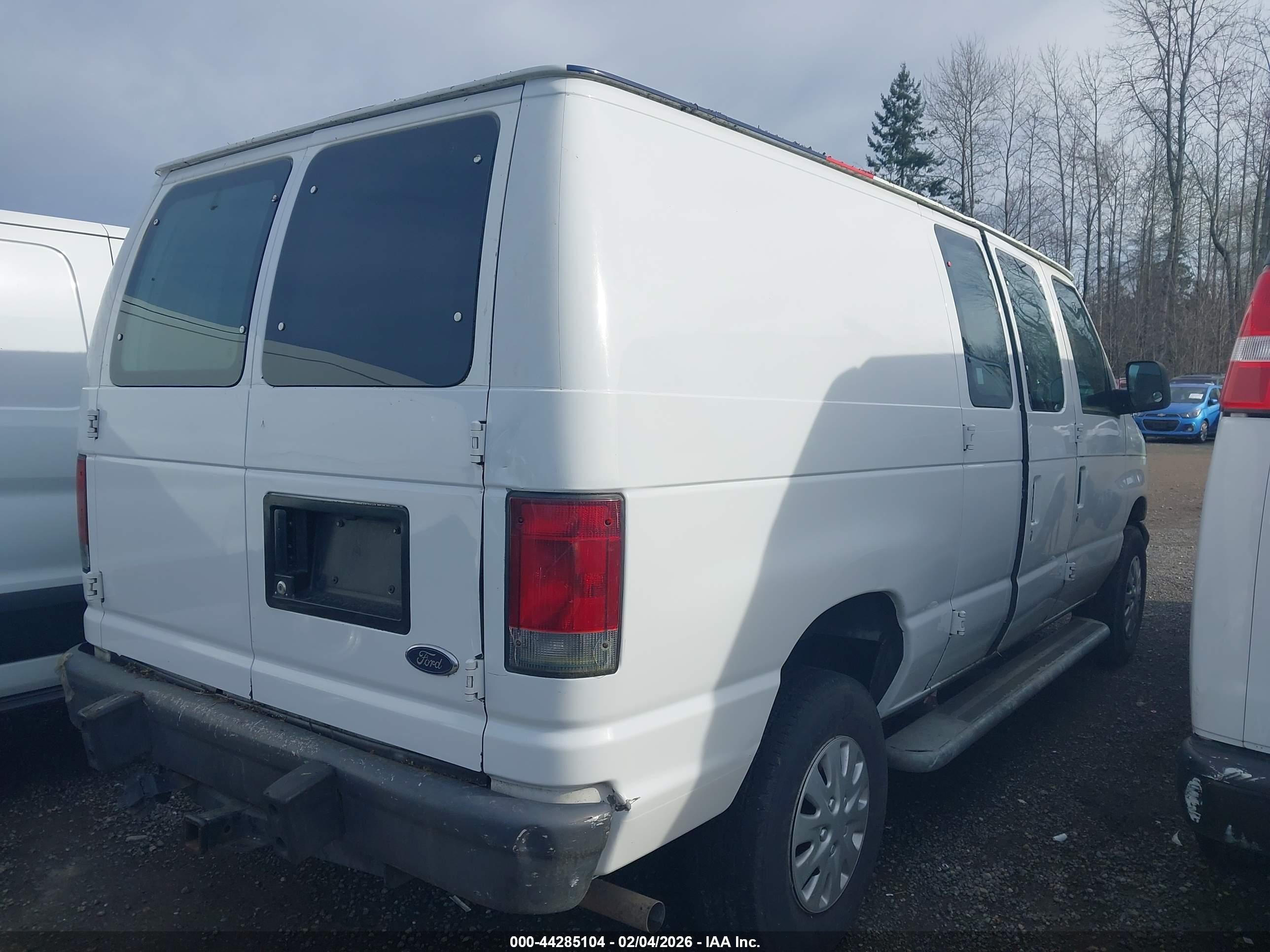 FORD E-250 image 4
