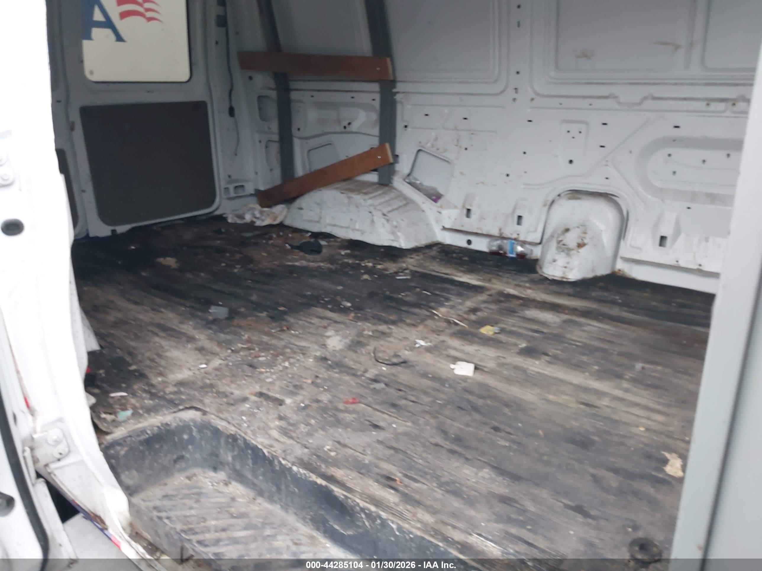 FORD E-250 image 8