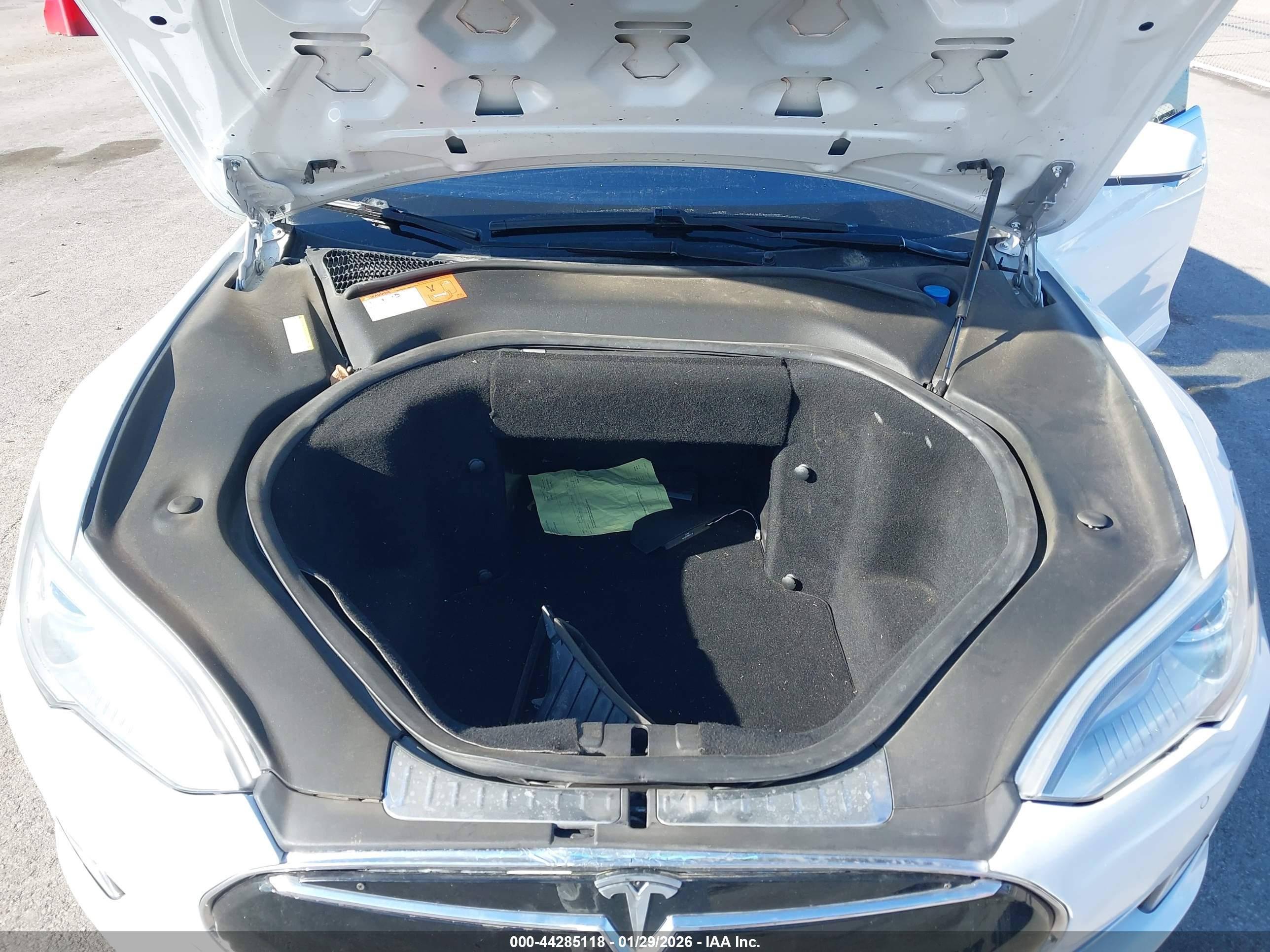 TESLA MODEL image 10