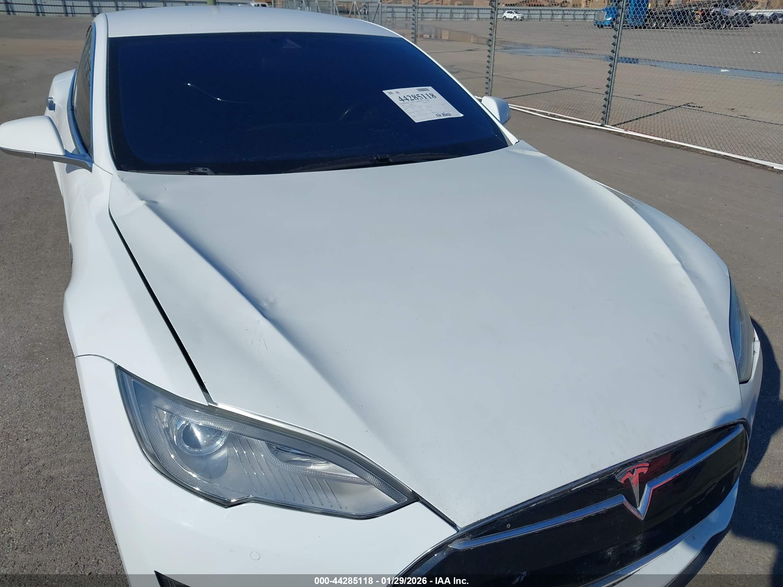 TESLA MODEL image 6