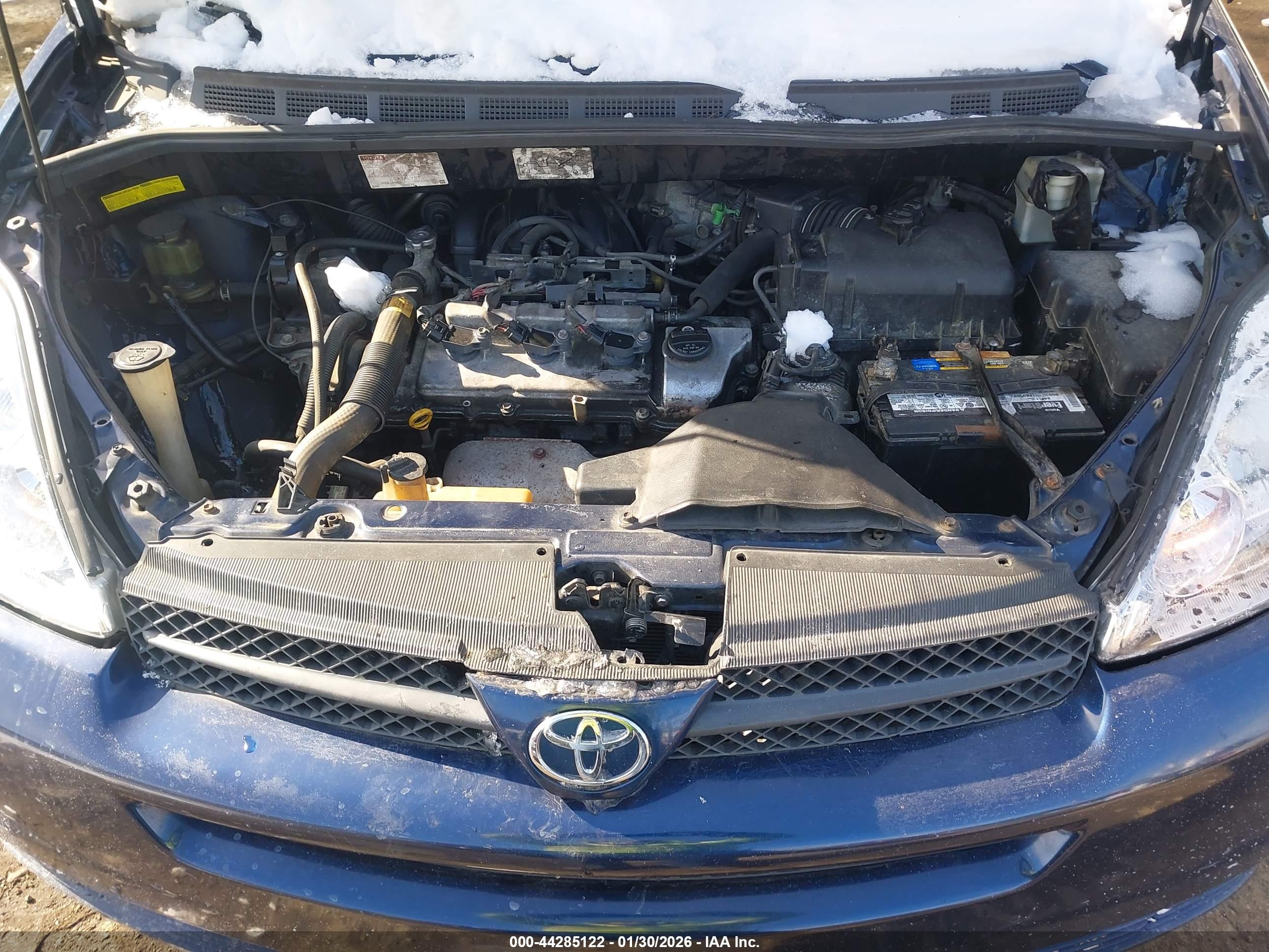 TOYOTA SIENNA image 10