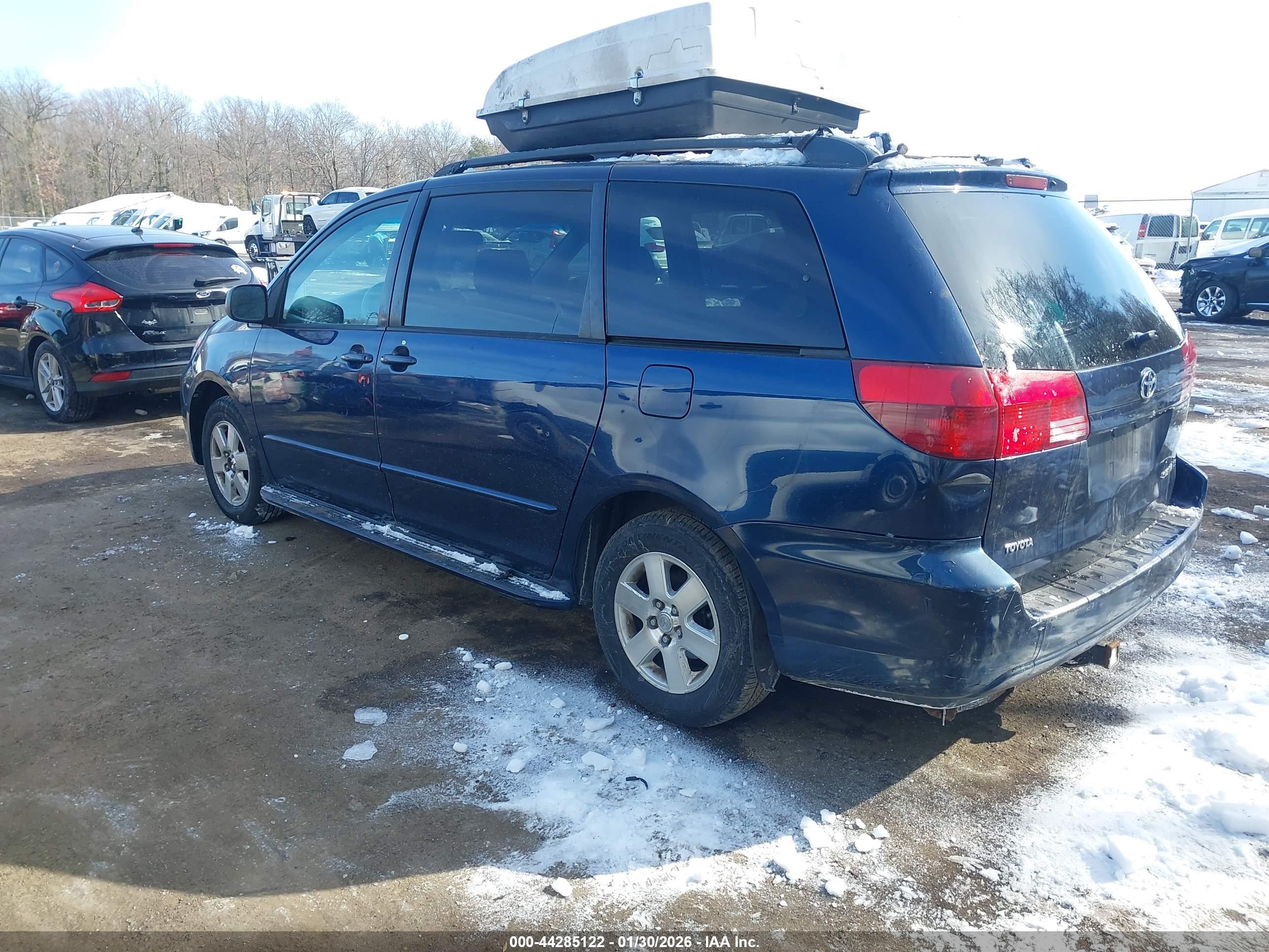 TOYOTA SIENNA image 3
