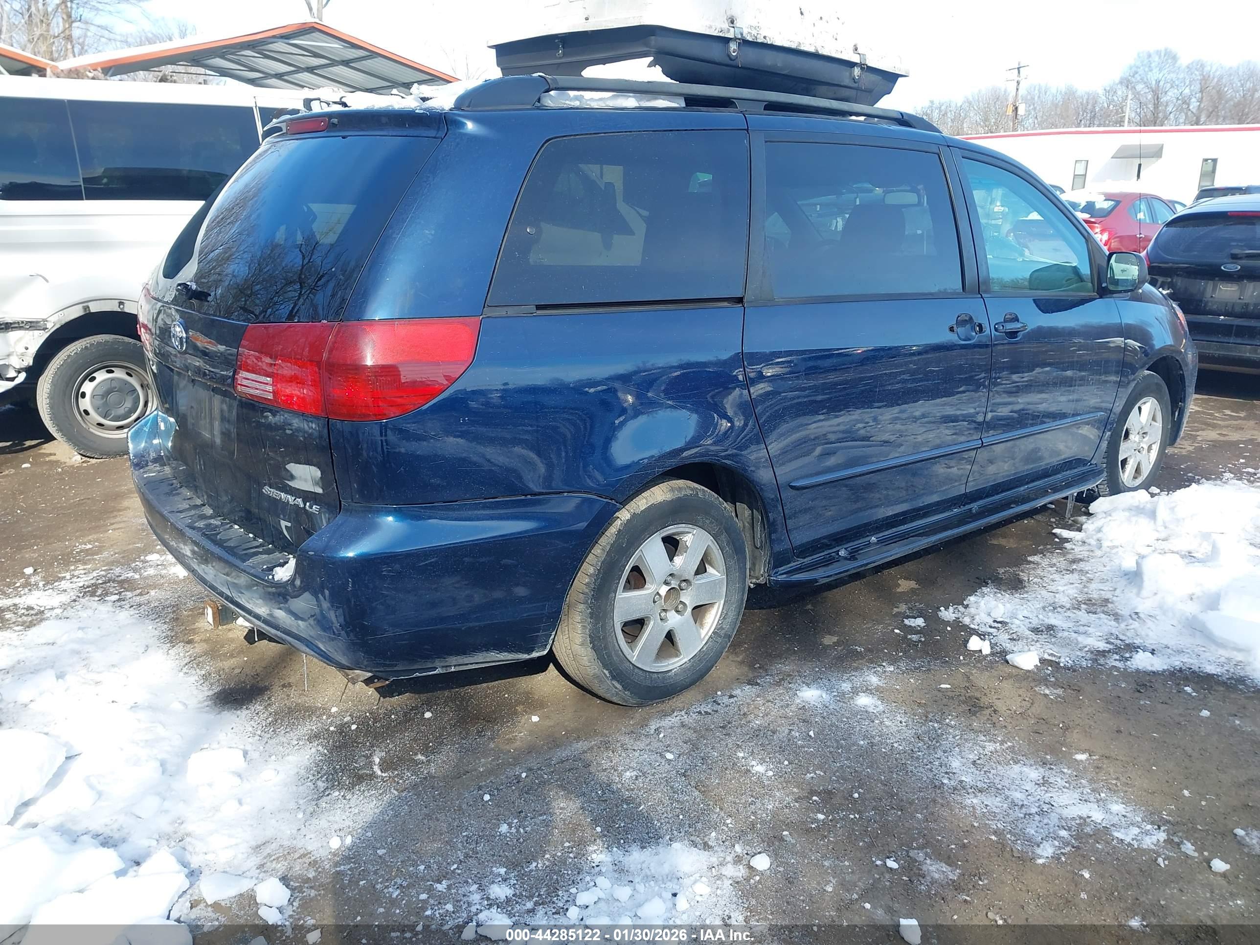 TOYOTA SIENNA image 4